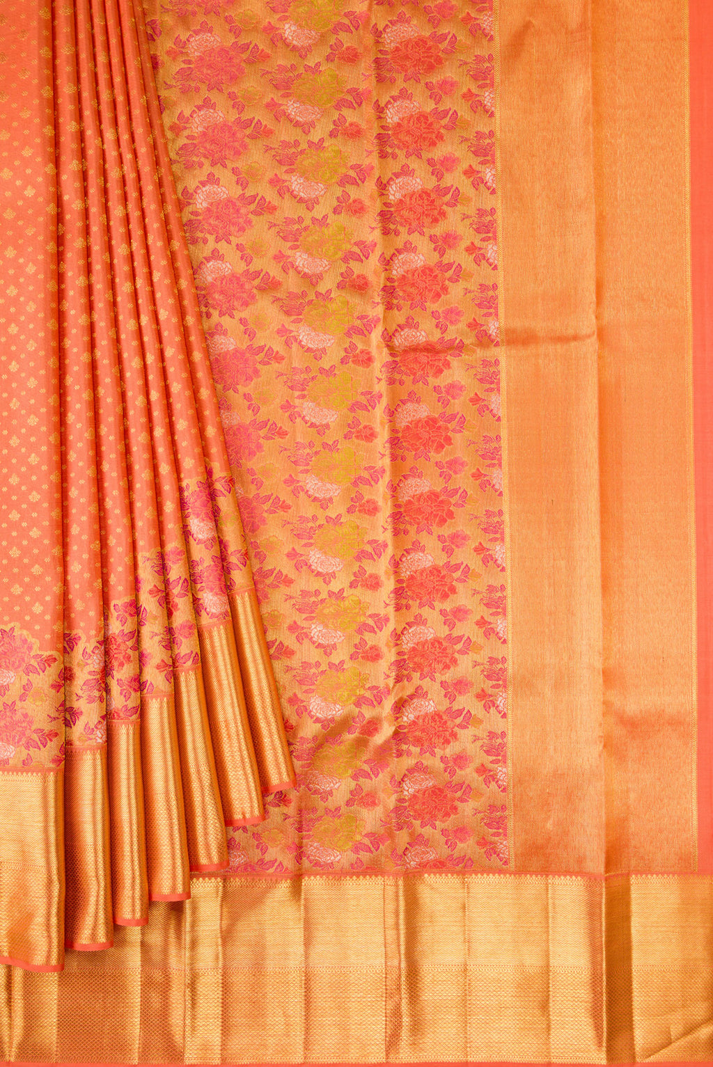 Pleats and pallu of Pure Silk Pure Zari Peach Dual Tone Kanjivaram Saree with Zari Brocade on the body and Zari Border. 