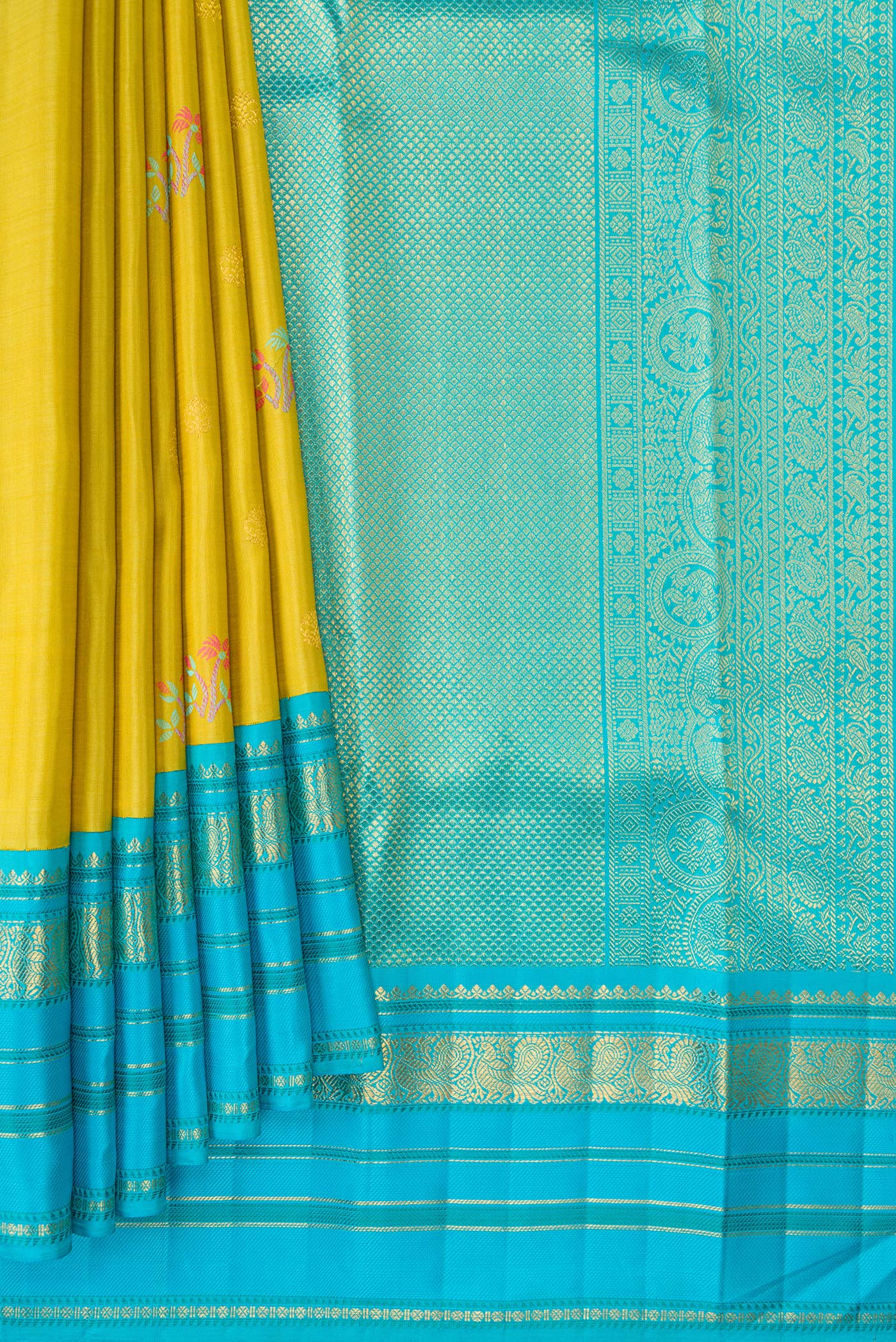 Pleats and pallu of Pure Silk Pure Zari Lemon Yellow Dual Tone Kanchipuram Saree with Zari And Thread Butta on the body and Zari And Thread Border. 
