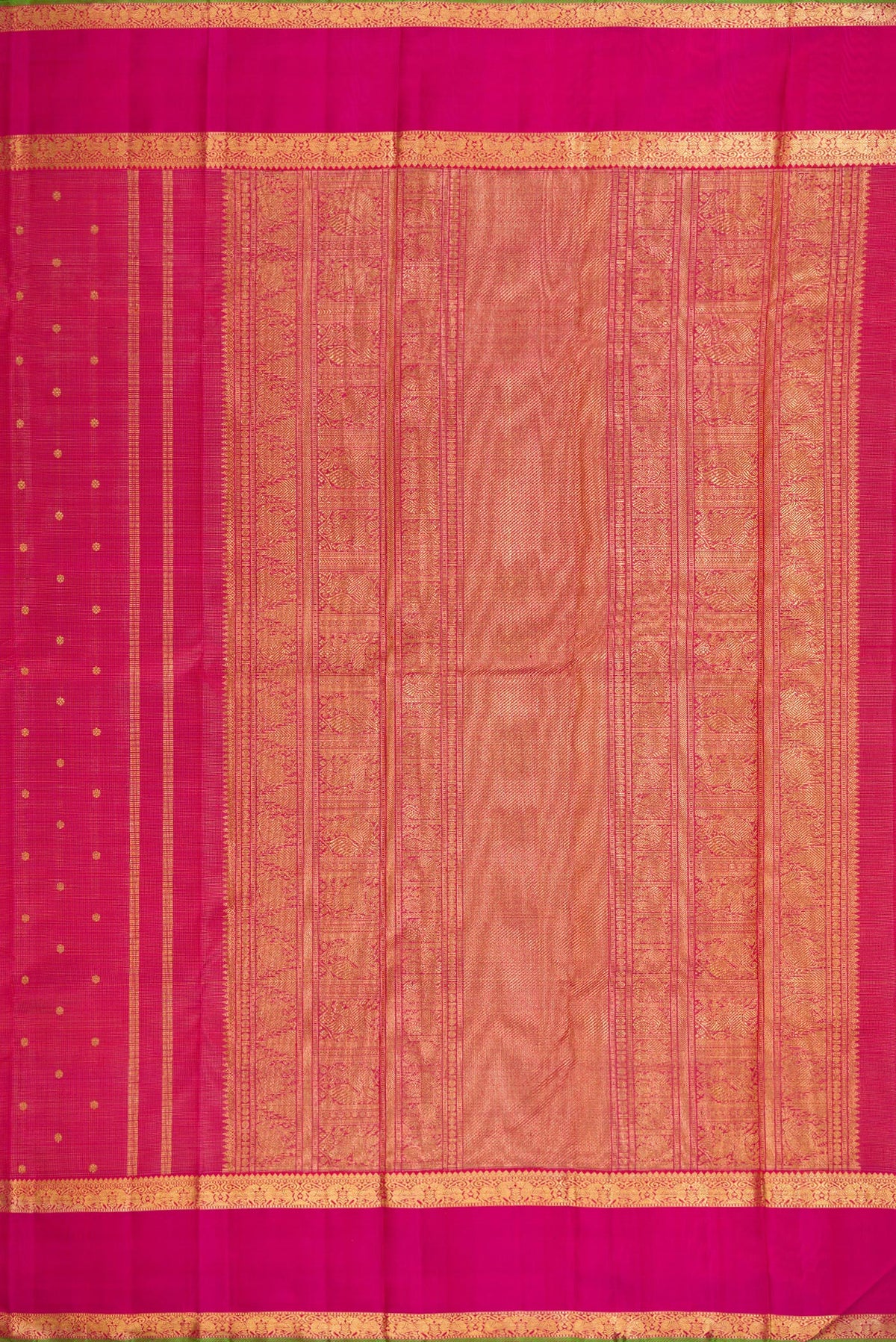 Close up image of the pallu of Pure Silk Pure Zari Rani Pink Kanjivaram Saree with Zari Butta on the body and Zari Border. 