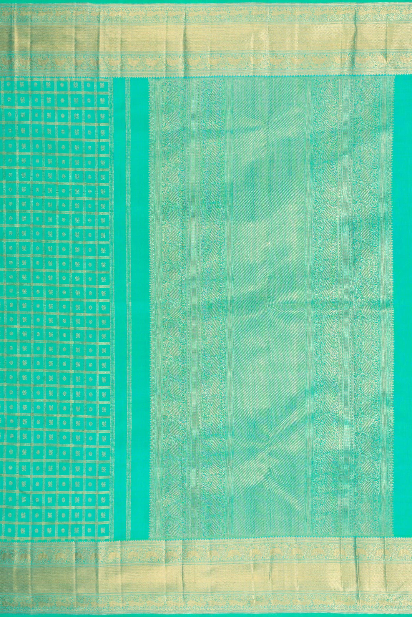 Close up image of the pallu of Pure Silk Pure Zari Sea Green Dual Tone Kanjivaram Saree with Zari Brocade on the body and Zari Border. 