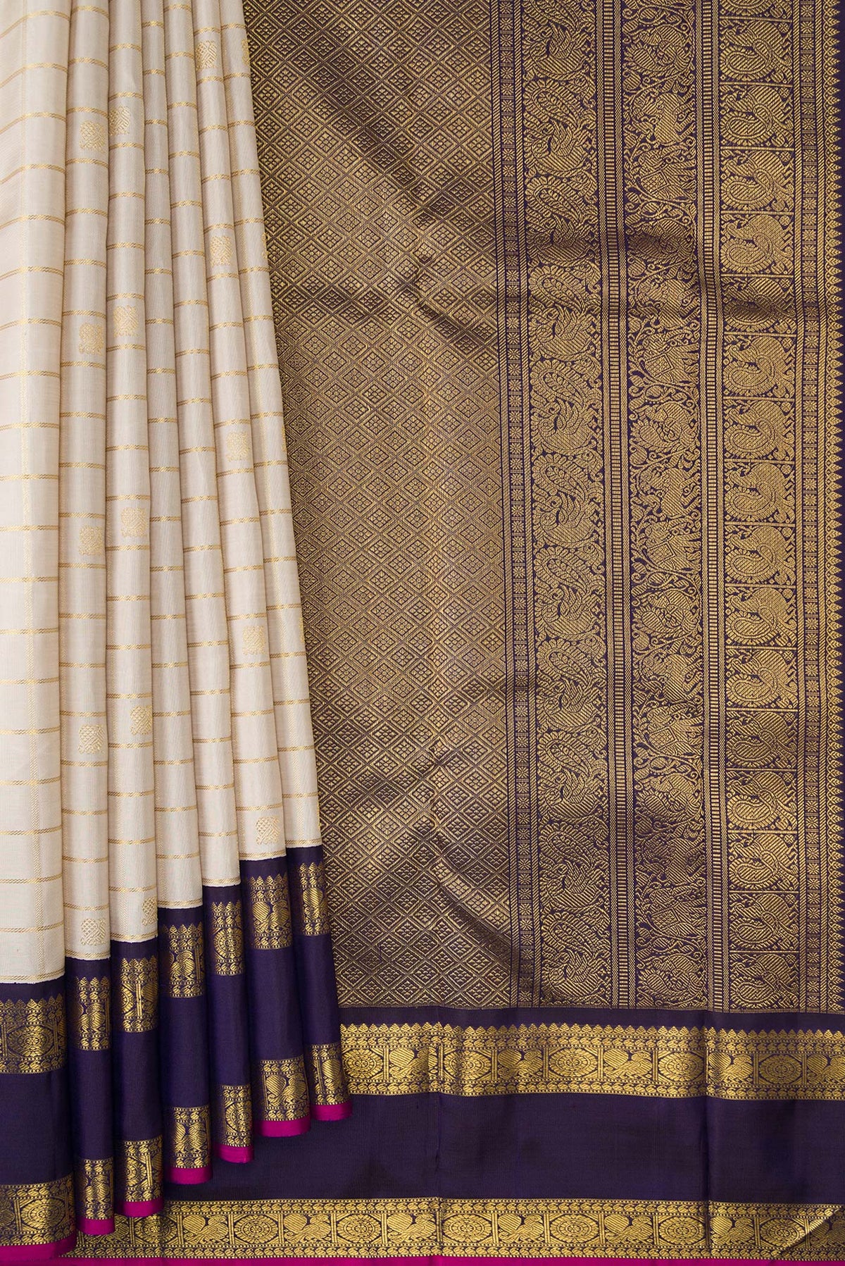 Pleats and pallu of Pure Silk Pure Zari Off White Dual Tone Kanjivaram Saree with Checked design on the body and Zari Border. 