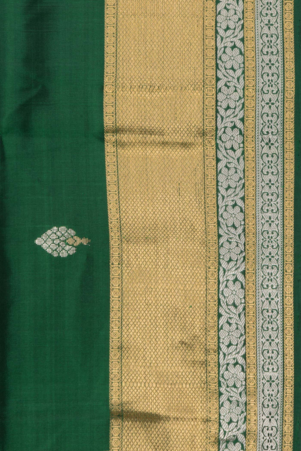 Border image of Pure Silk Bottle Green Dual Tone Soft Saree with Zari Butta on the body and Zari Border. 