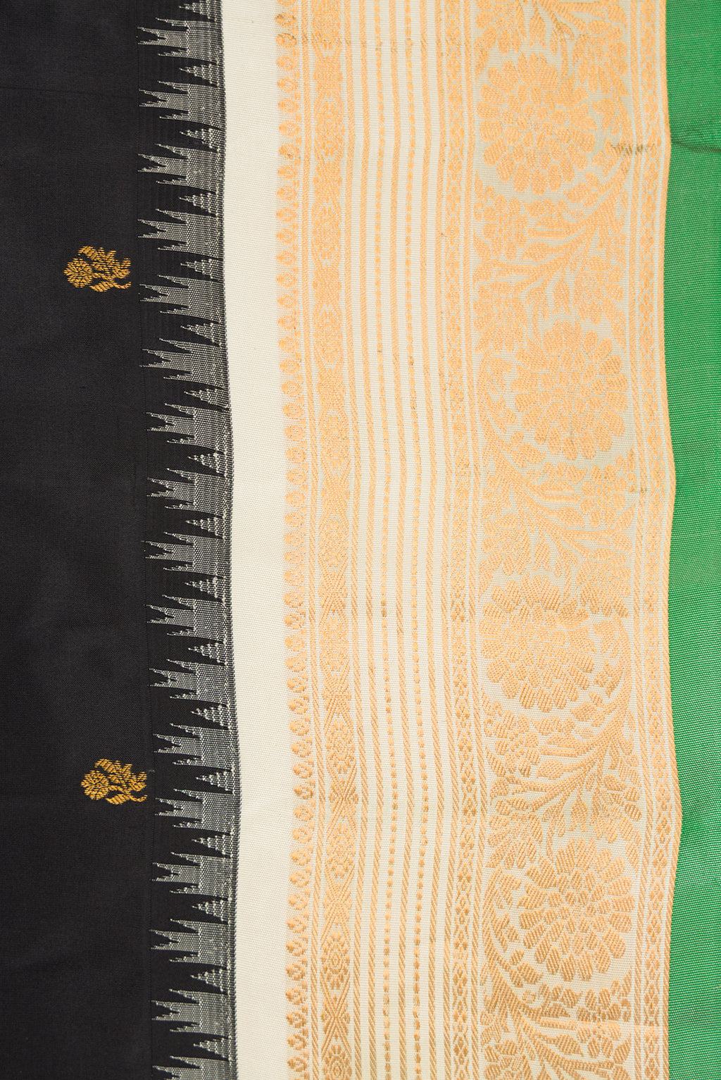 Border image of Black Dual Tone Gadwal Silk Saree with Zari Butta on the body and Zari Border. 