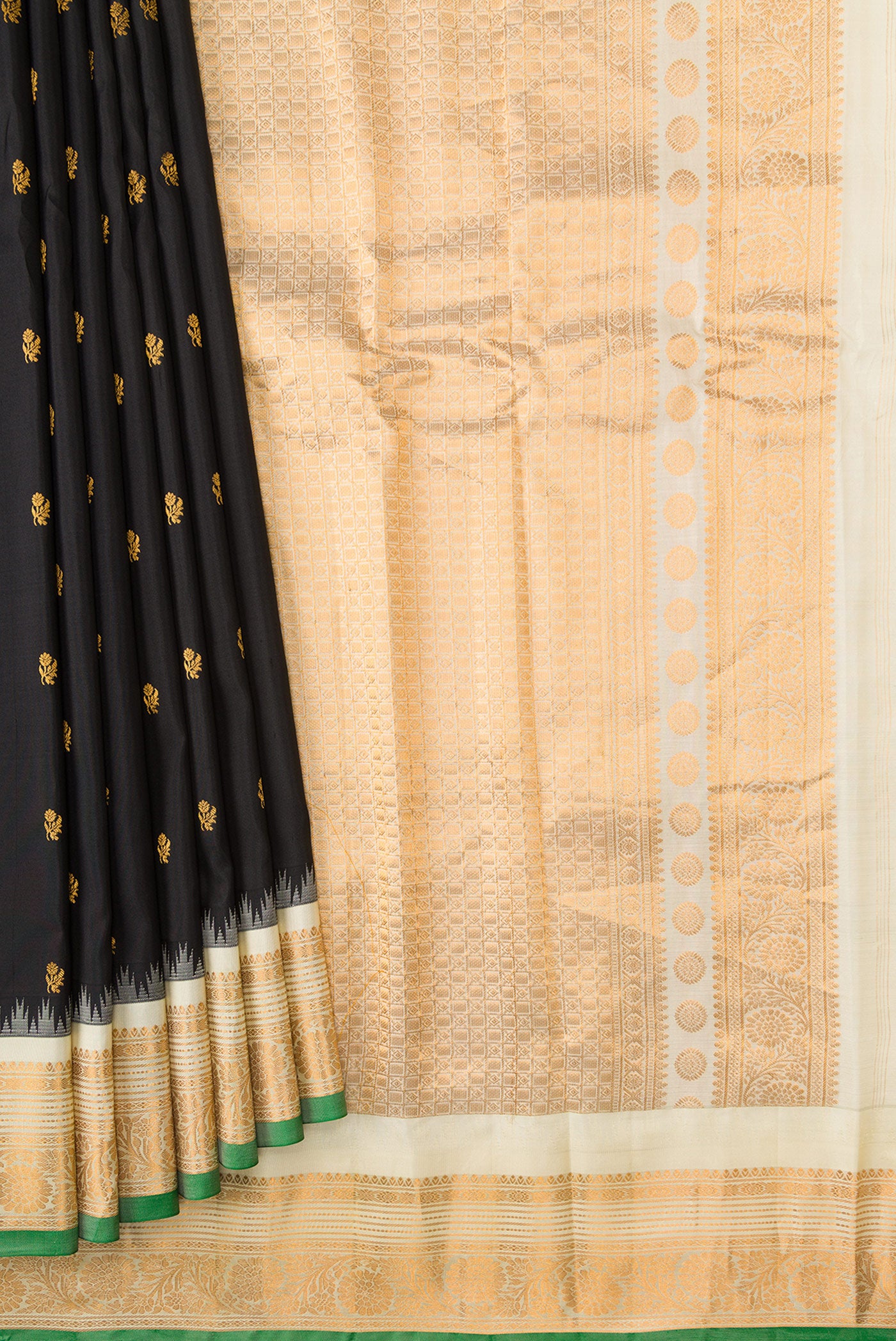 Pleats and pallu of Black Dual Tone Gadwal Silk Saree with Zari Butta on the body and Zari Border. 