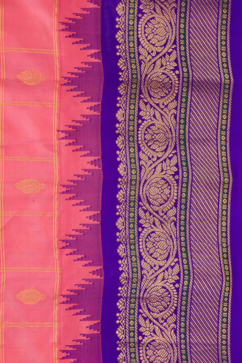 Border image of Rose Gold Dual Tone Gadwal Silk Saree with Checked design on the body and Zari Border. 