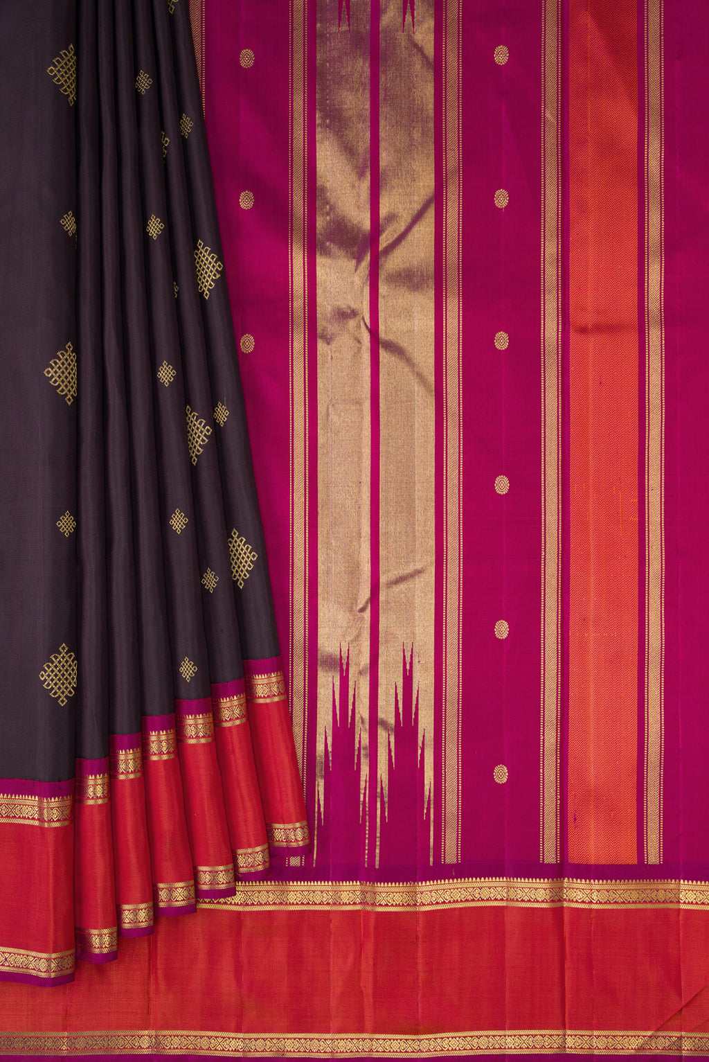 Pleats and pallu of Pure Silk Pure Zari Coffee Brown Dual Tone Kanjivaram Saree with Zari Butta on the body and Zari Border. 