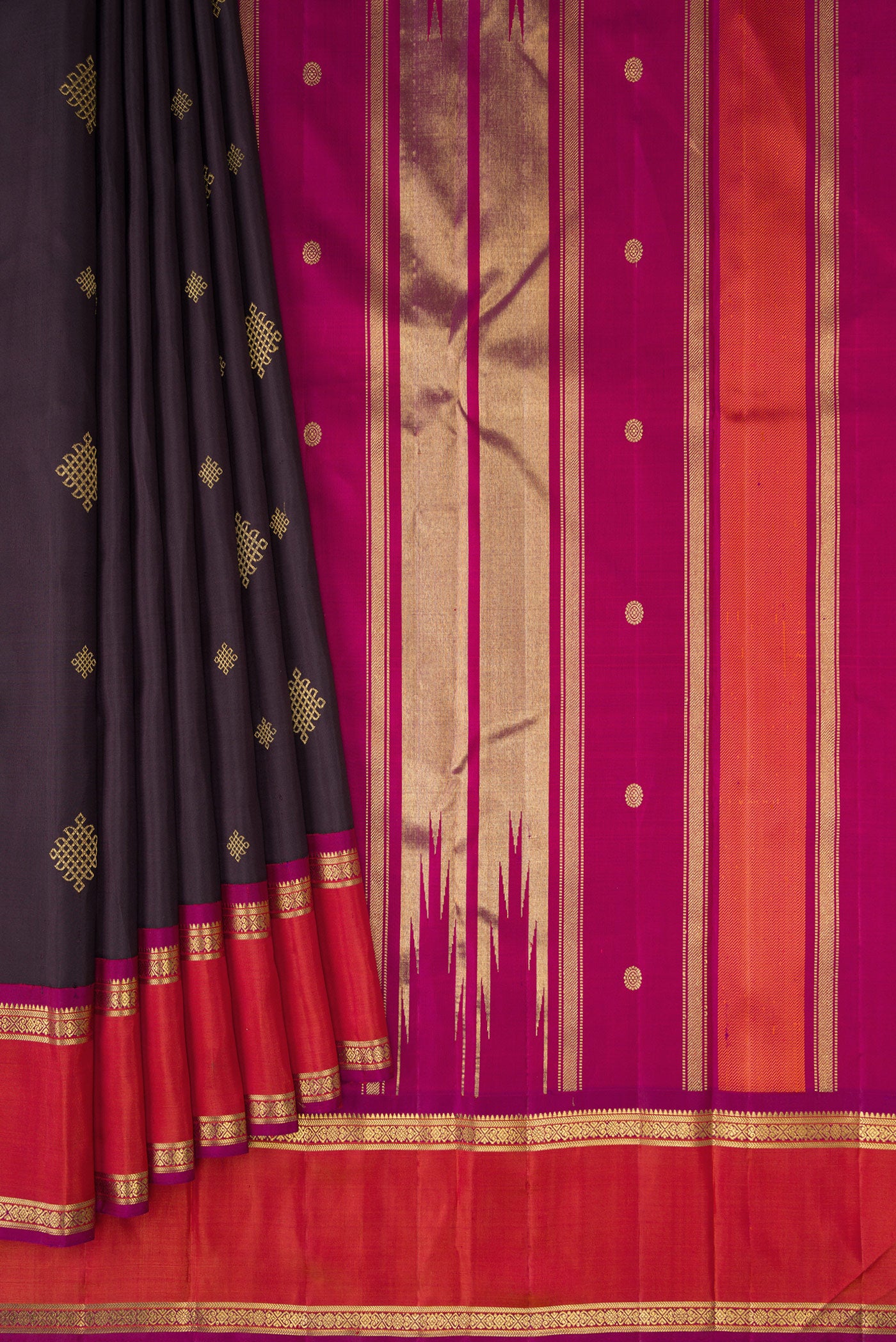 Pleats and pallu of Pure Silk Pure Zari Coffee Brown Dual Tone Kanjivaram Saree with Zari Butta on the body and Zari Border. 