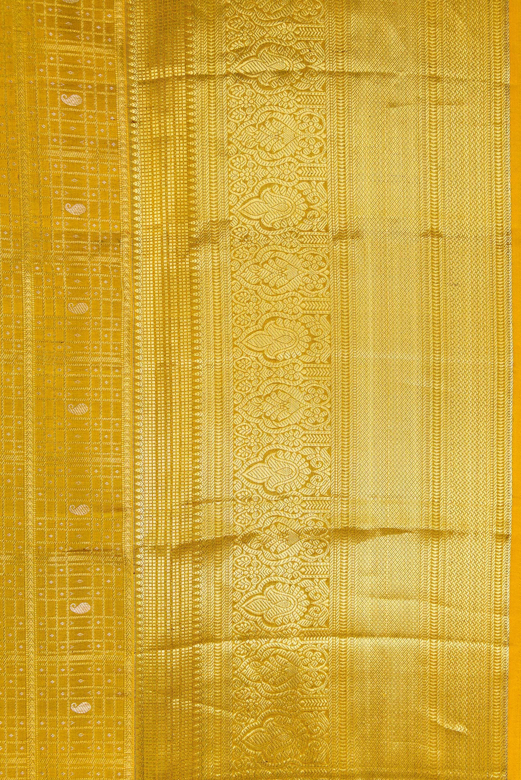 Border image of Gold Dual Tone Kanchipuram Silk Saree with Zari Brocade on the body and Zari Border. 