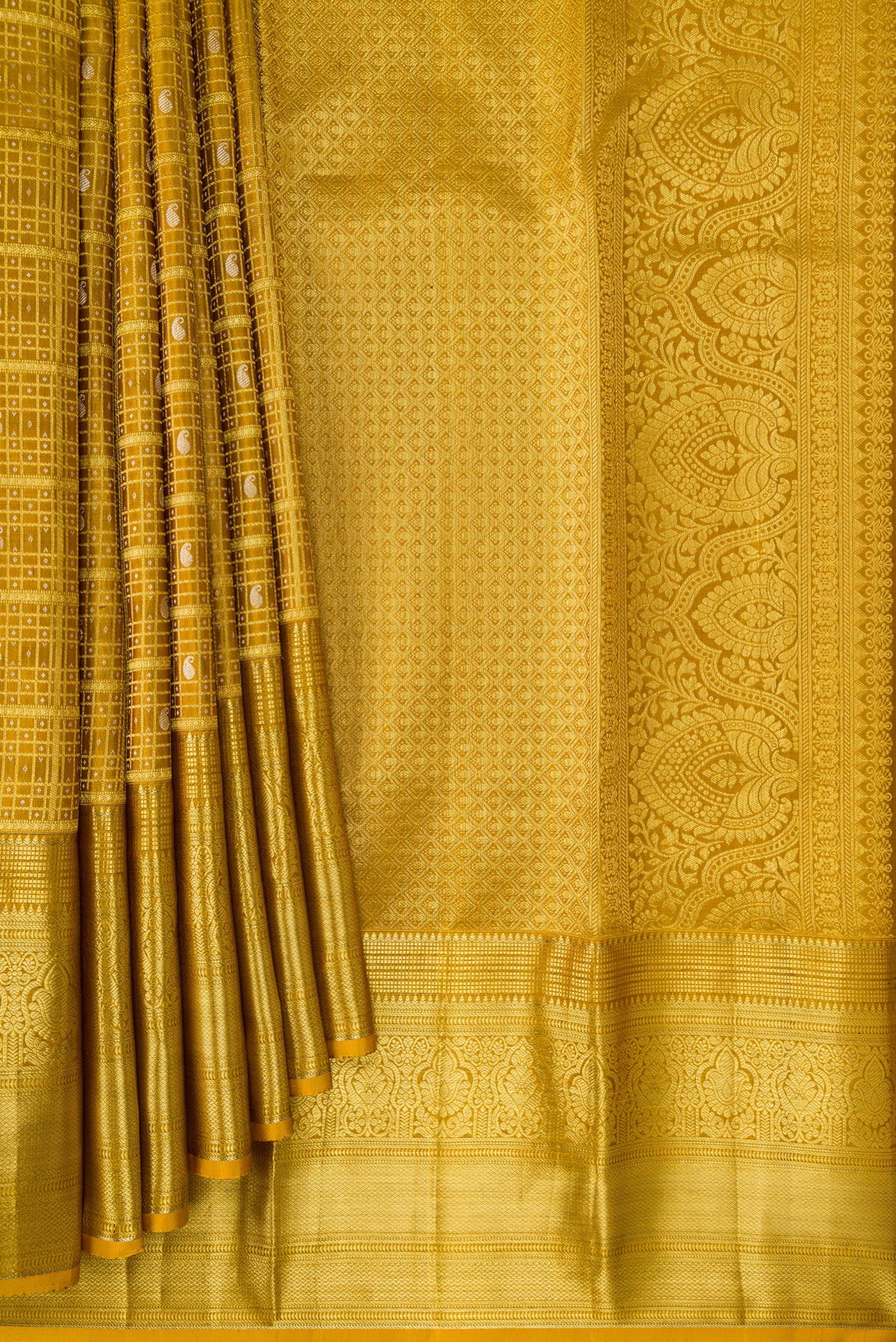 Pleats and pallu of Gold Dual Tone Kanchipuram Silk Saree with Zari Brocade on the body and Zari Border. 
