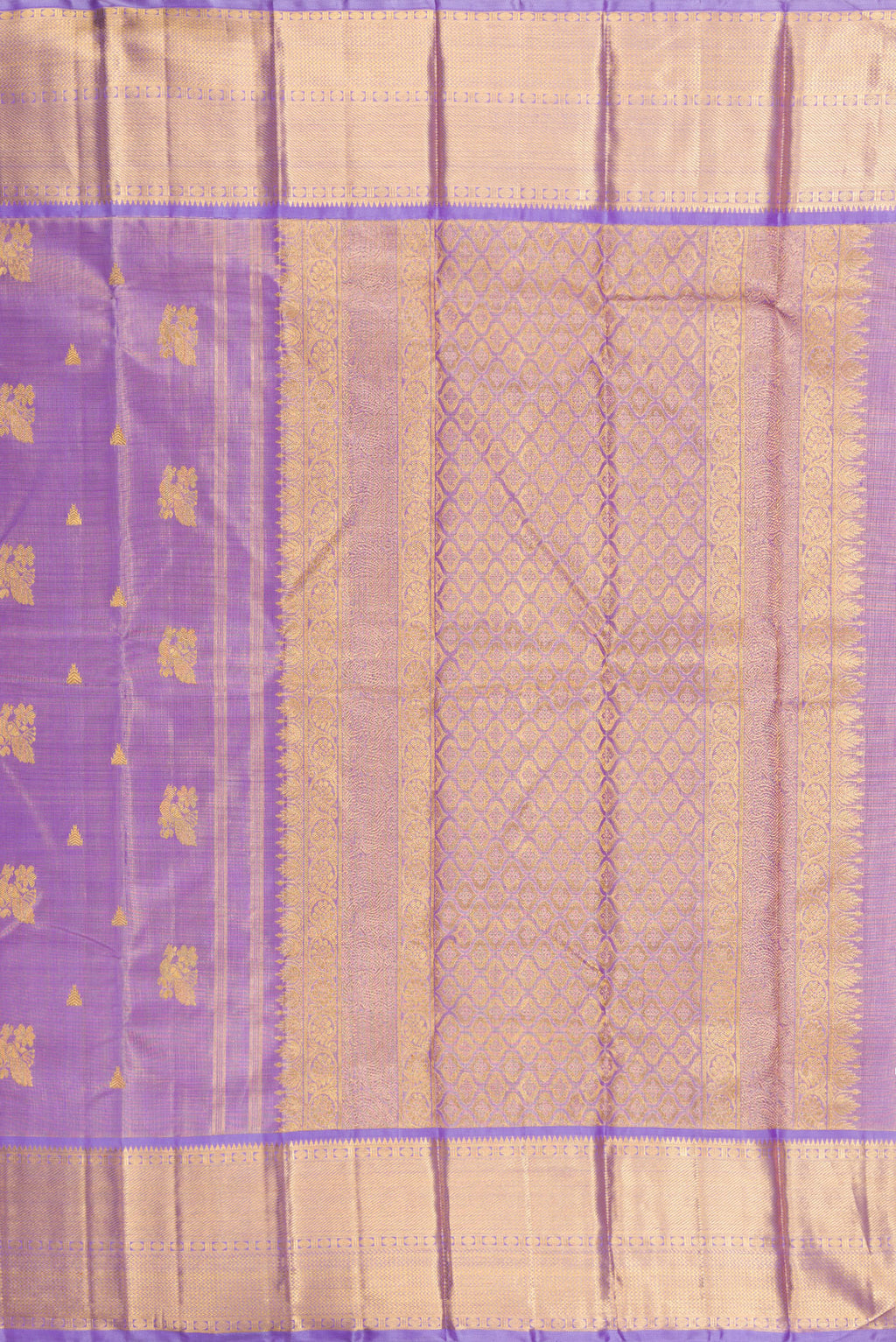 Close up image of the pallu of Lavender Kanchipuram Silk Saree with Zari Butta on the body and Fancy Border. 