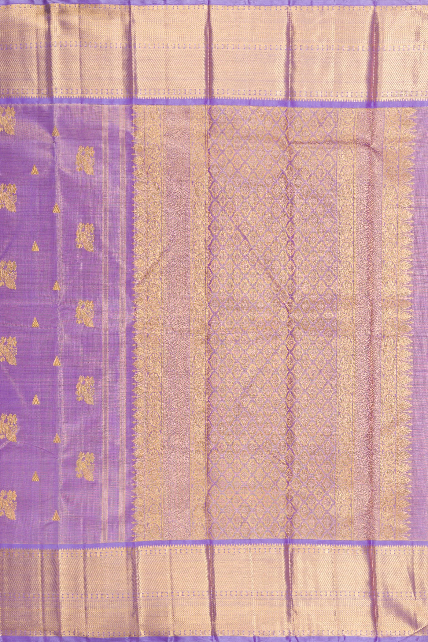 Close up image of the pallu of Lavender Kanchipuram Silk Saree with Zari Butta on the body and Fancy Border. 
