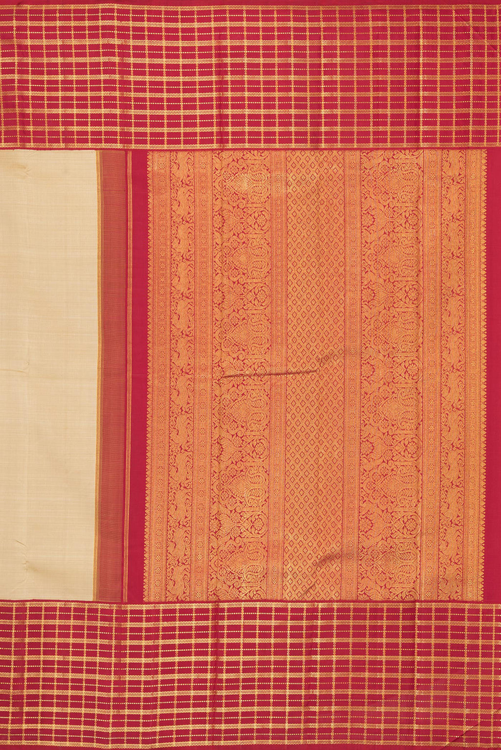 Close up image of the pallu of Pure Silk Beige Dual Tone Kanchipuram Saree with Plain Body and Checks Border. 