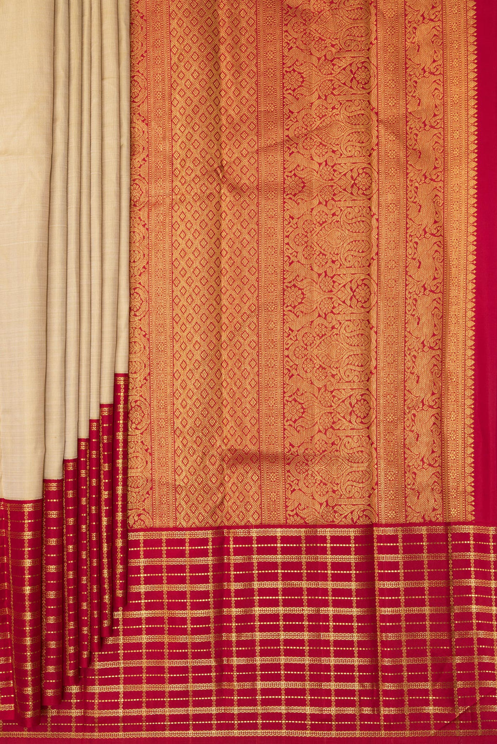 Pleats and pallu of Pure Silk Beige Dual Tone Kanchipuram Saree with Plain Body and Checks Border. 