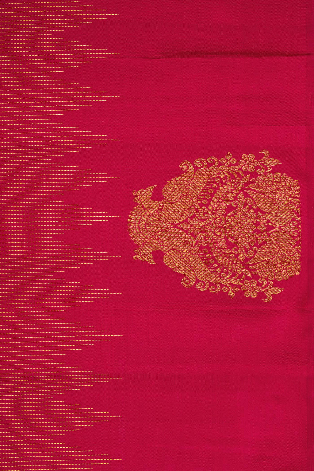 Border image of Pure Silk Pure Zari Magenta Dual Tone Kanjivaram Saree with Zari Brocade on the body and Fancy Border. 