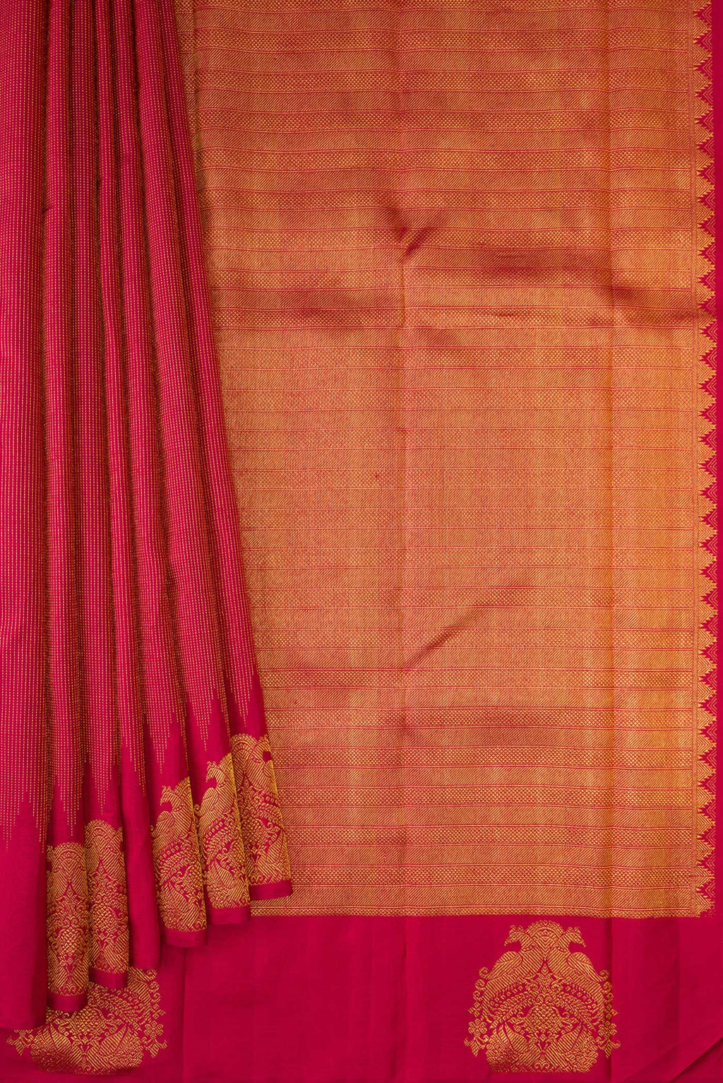 Pleats and pallu of Pure Silk Pure Zari Magenta Dual Tone Kanjivaram Saree with Zari Brocade on the body and Fancy Border. 