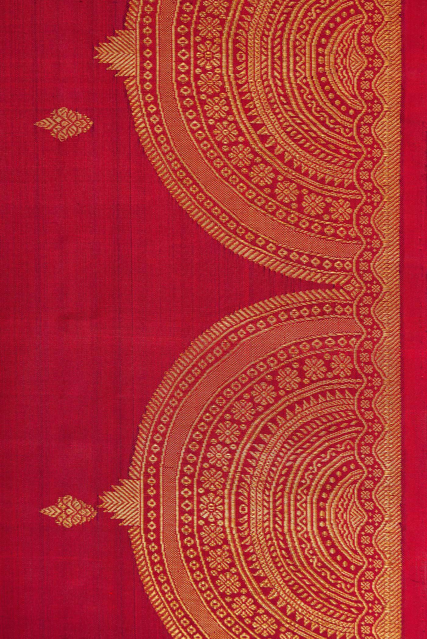 Border image of Pure Silk Pure Zari Maroon Dual Tone Kanjivaram Saree with Zari Butta on the body and Fancy Border. 