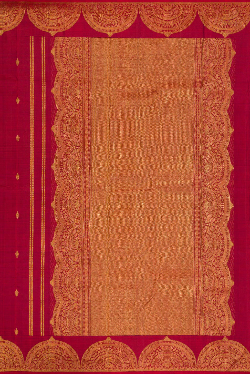 Close up image of the pallu of Pure Silk Pure Zari Maroon Dual Tone Kanjivaram Saree with Zari Butta on the body and Fancy Border. 