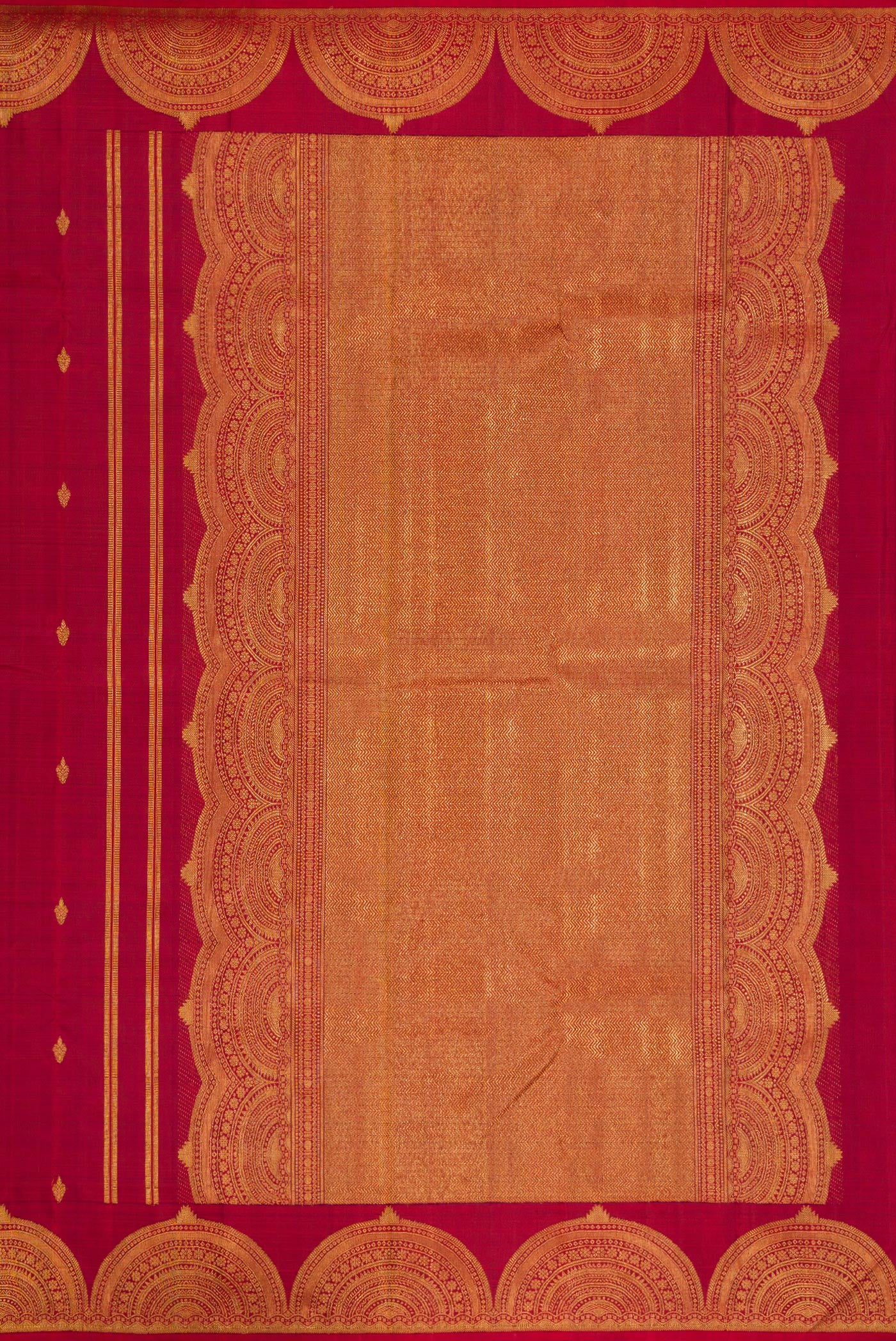 Close up image of the pallu of Pure Silk Pure Zari Maroon Dual Tone Kanjivaram Saree with Zari Butta on the body and Fancy Border. 