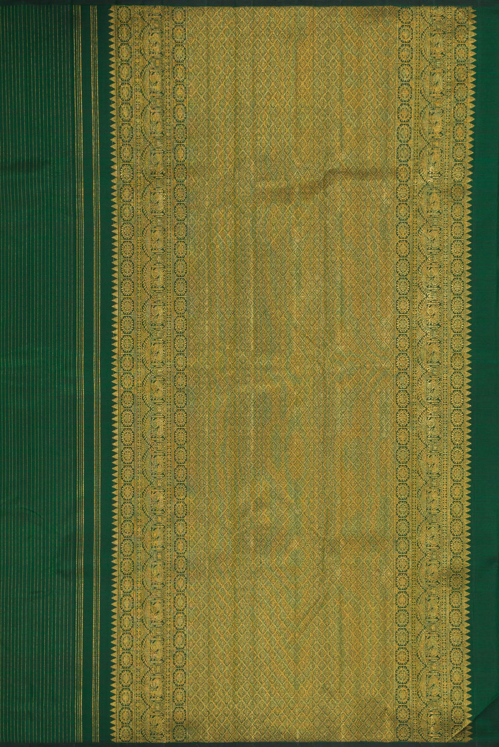 Close up image of the pallu of Green Dual Tone Kanjivaram Silk Saree with Stripes on the body and Without Border. 