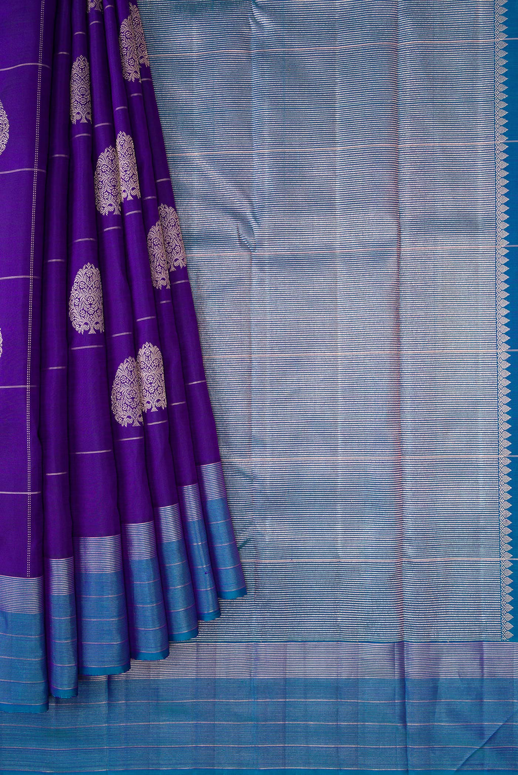 Pleats and pallu of Royal Blue Dual Tone Kanjivaram Silk Saree with Checked design on the body and Zari Border. 