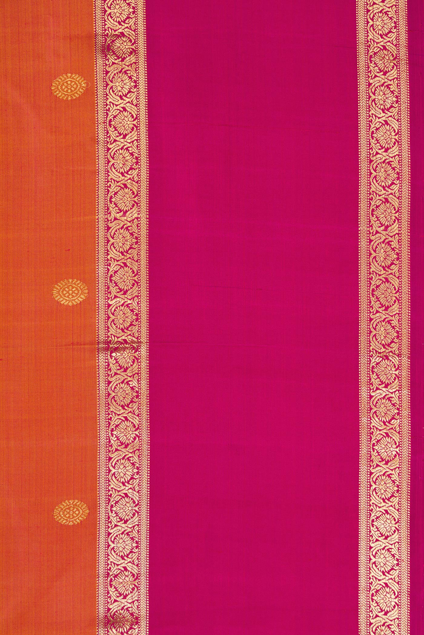 Border image of Pure Silk Pure Zari Brick Orange Dual Tone Kanjivaram Saree with Zari Butta on the body and Zari Border. 