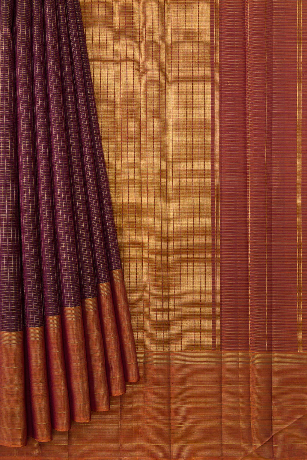 Pleats and pallu of Brown Dual Tone Kanjivaram Silk Saree with Checked design on the body and Zari Border. 