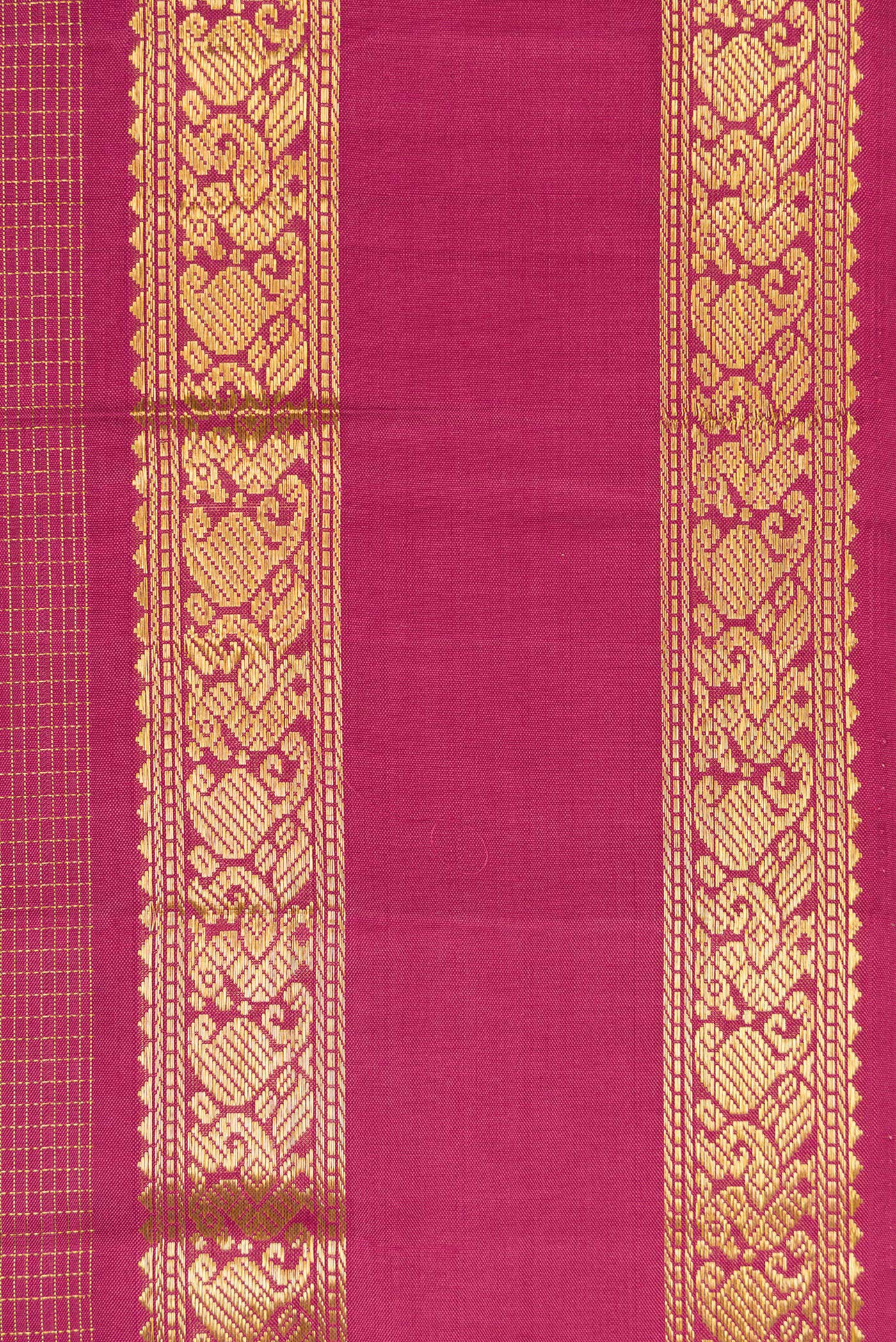 Border image of Pink Dual Tone Kanjivaram Silk Saree with Checked design on the body and Zari Border. 