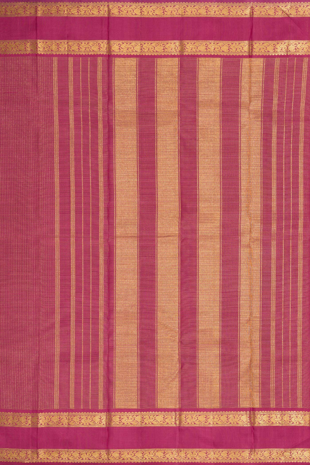 Close up image of the pallu of Pink Dual Tone Kanjivaram Silk Saree with Checked design on the body and Zari Border. 