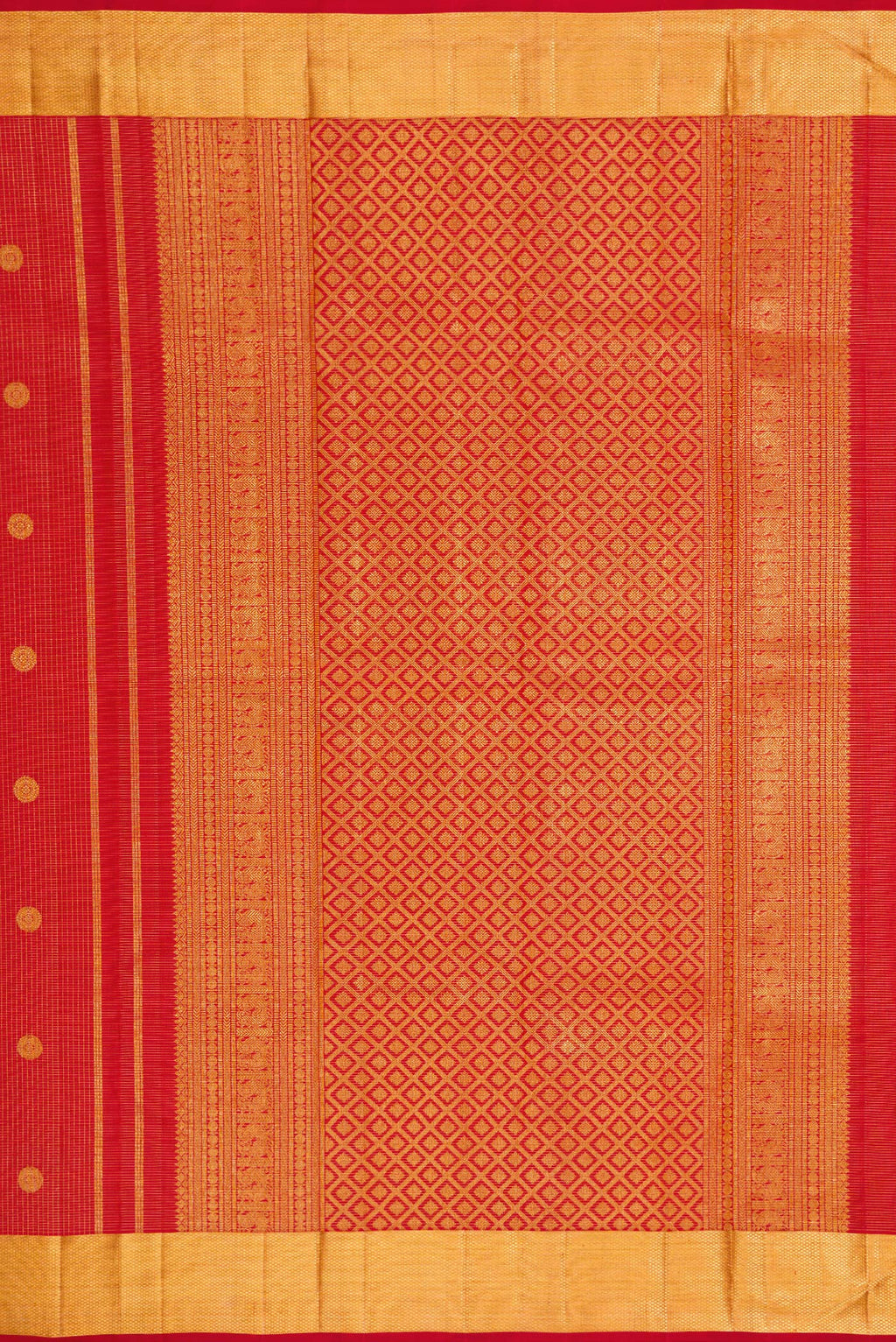 Close up image of the pallu of Red Dual Tone Kanchipuram Silk Saree with Checked design on the body and Zari Border. 