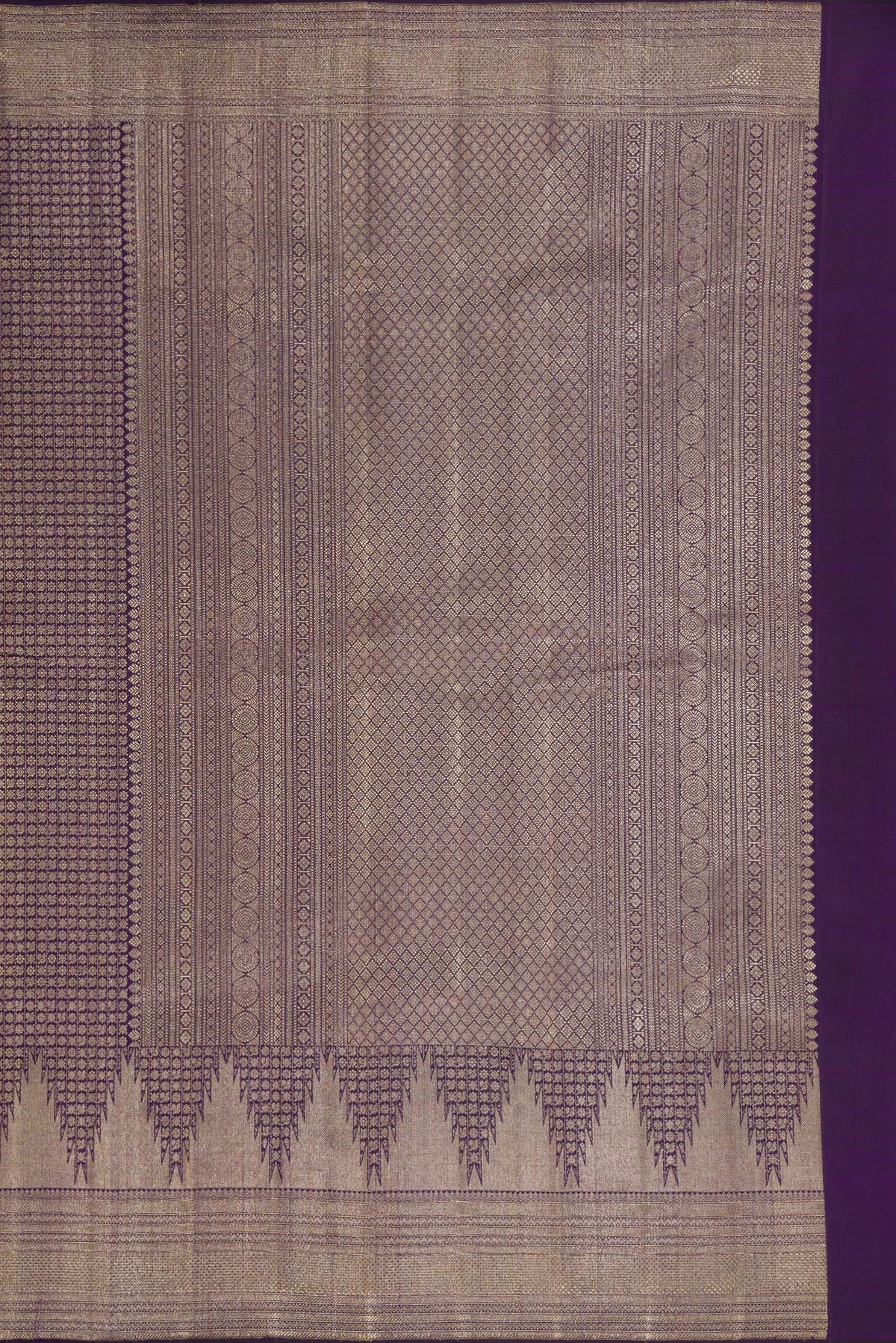 Close up image of the pallu of Violet Dual Tone Kanchipuram Silk Saree with Zari Brocade on the body and Zari Border. 