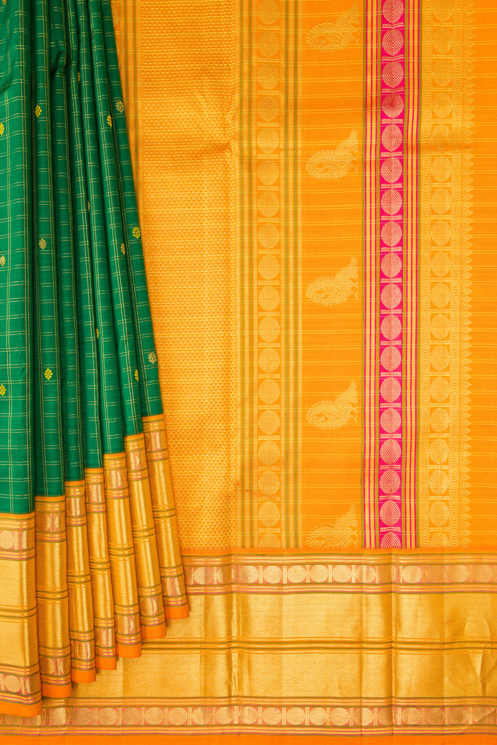Pleats and pallu of Green Kanjivaram Silk Saree with Checked design on the body and Zari Border. 
