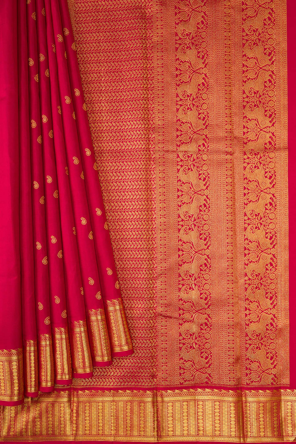 Pleats and pallu of Red Dual Tone Kanjivaram Silk Saree with Zari Butta on the body and Zari Border. 