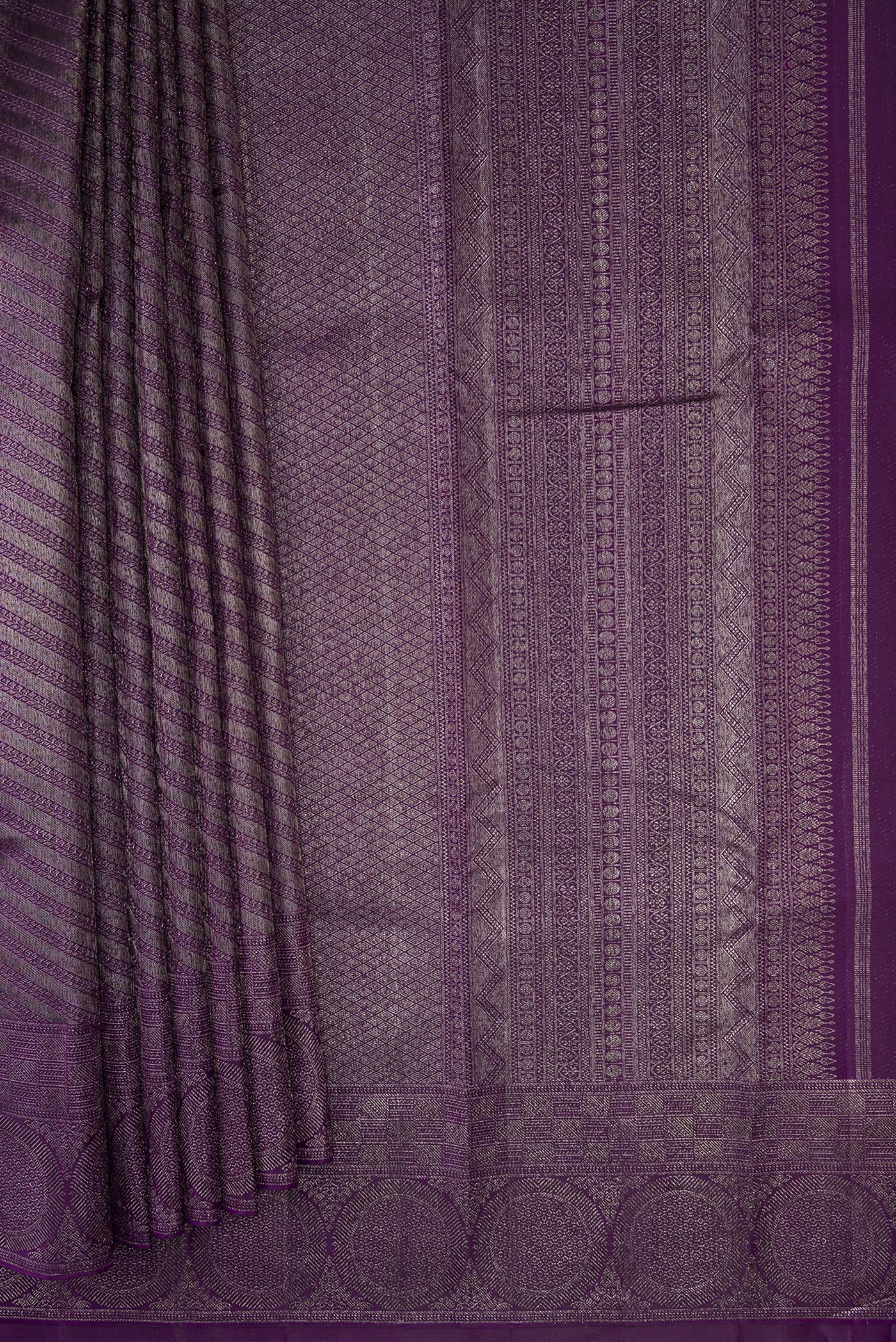 Pleats and pallu of Violet Dual Tone Kanjivaram Silk Saree with Zari Brocade on the body and Fancy Border. 