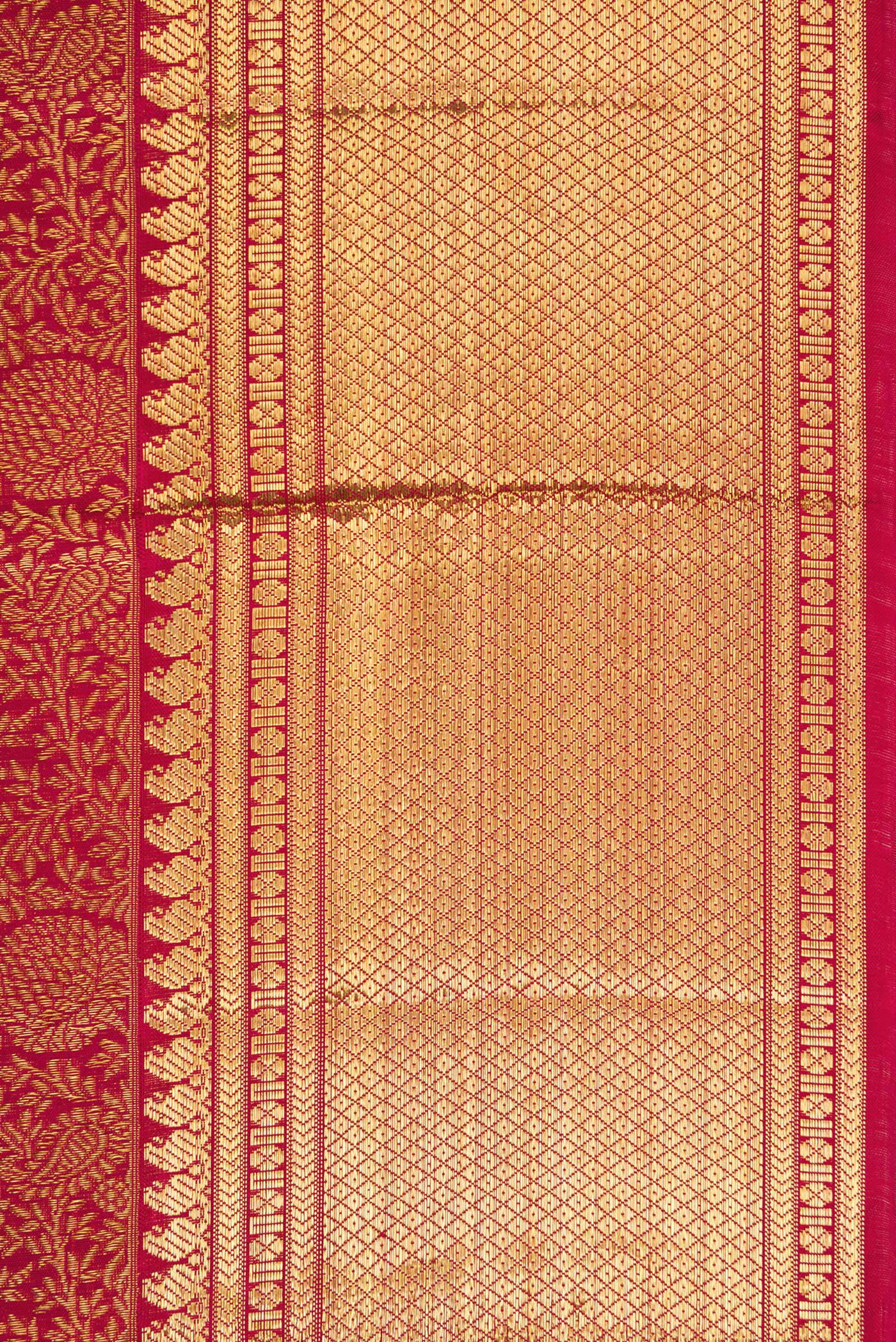 Border image of Maroon Dual Tone Kanchipuram Silk Saree with Zari Brocade on the body and Zari Border. 