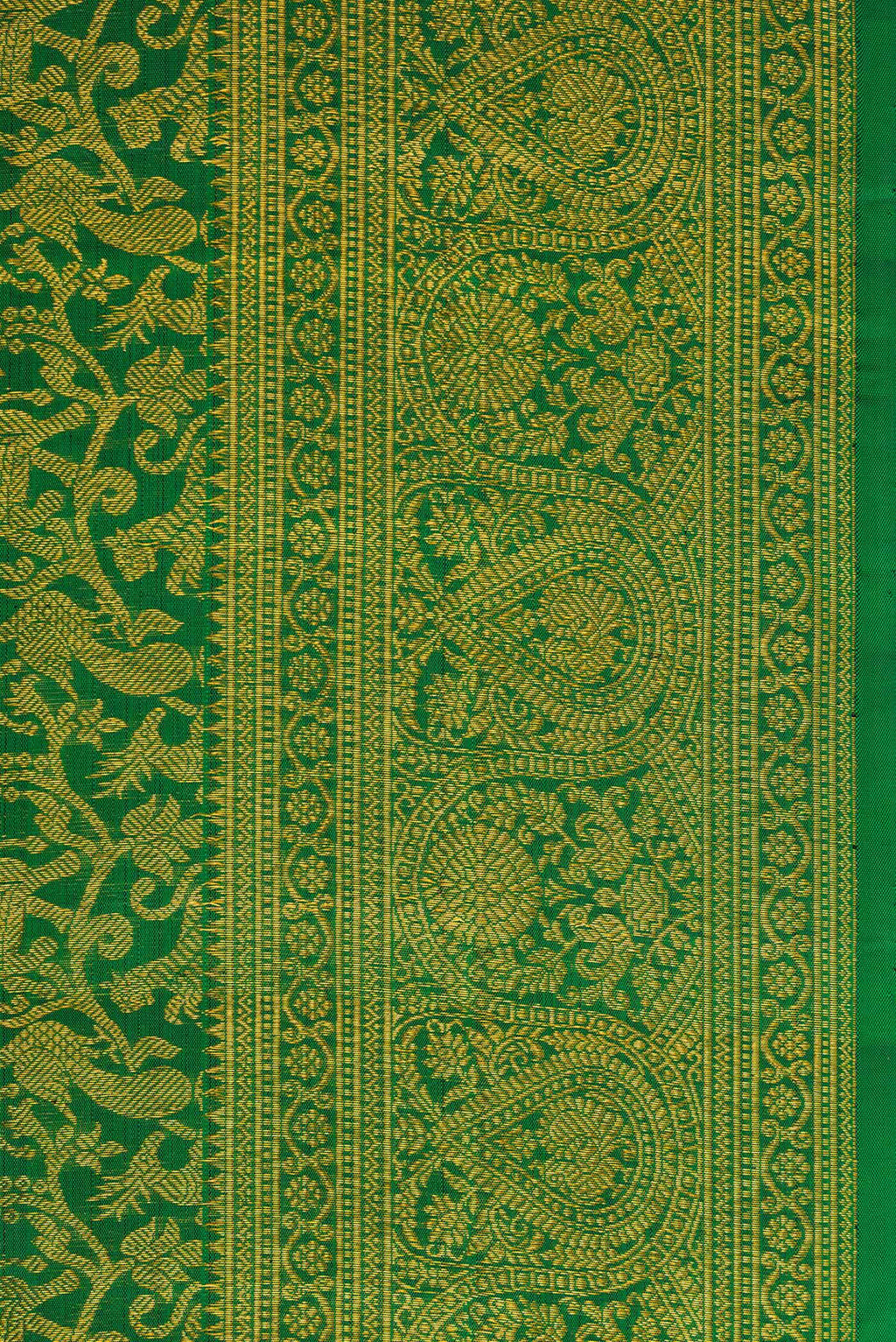 Border image of Green Dual Tone Kanchipuram Silk Saree with Zari Brocade on the body and Zari Border. 