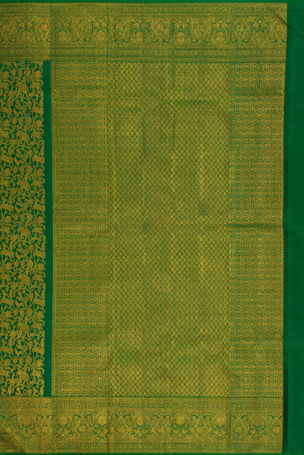 Close up image of the pallu of Green Dual Tone Kanchipuram Silk Saree with Zari Brocade on the body and Zari Border. 