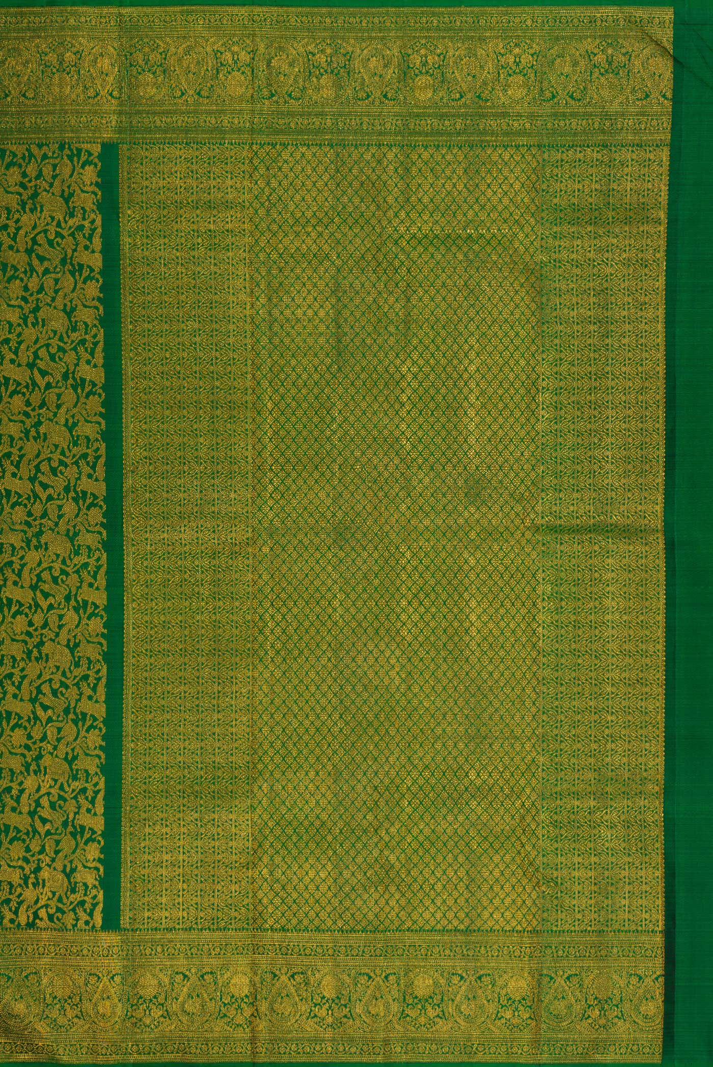 Close up image of the pallu of Green Dual Tone Kanchipuram Silk Saree with Zari Brocade on the body and Zari Border. 