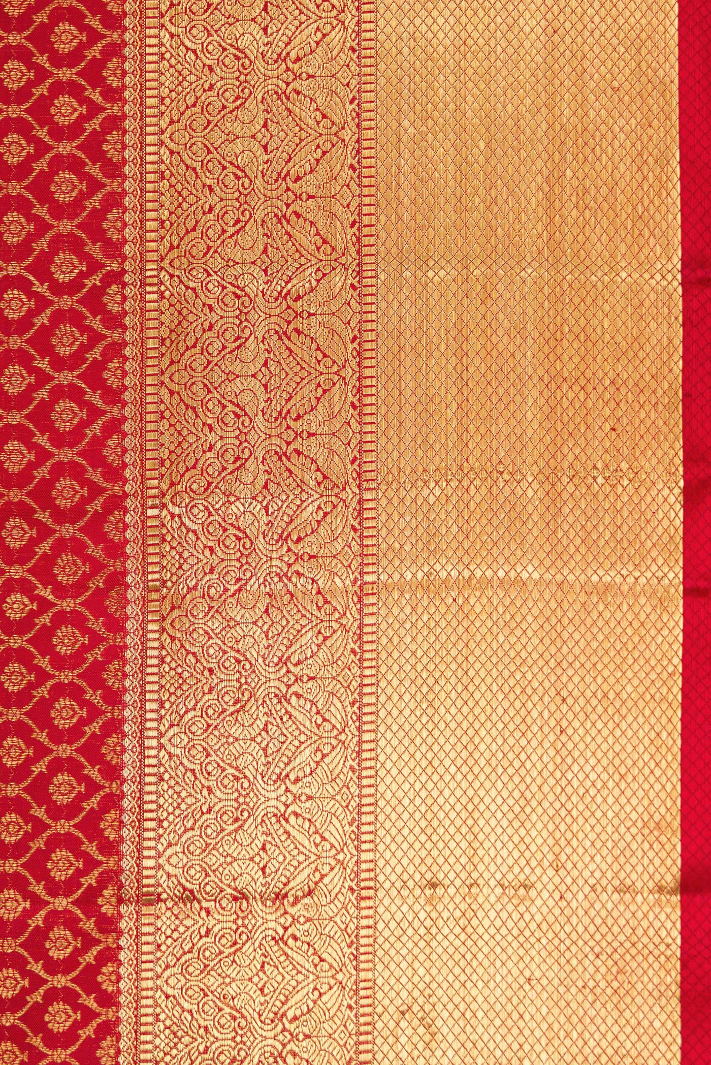 Border image of Red Dual Tone Kanchipuram Silk Saree with Zari Brocade on the body and Zari Border. 