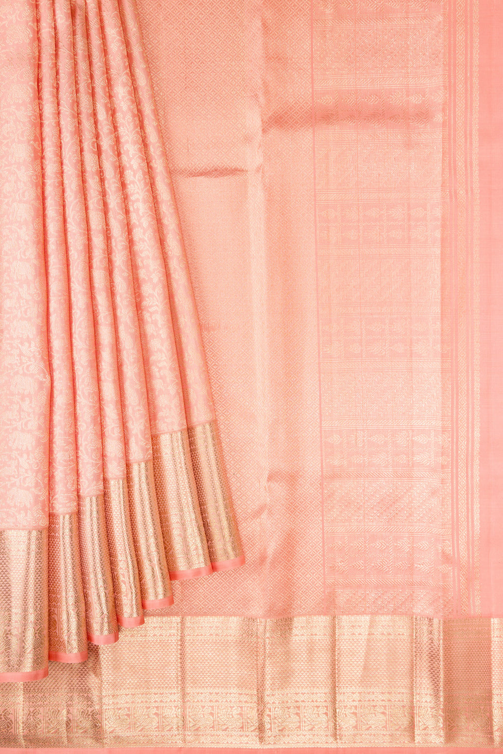 Pleats and pallu of Peach Dual Tone Kanchipuram Silk Saree with Zari Brocade on the body and Zari Border. 