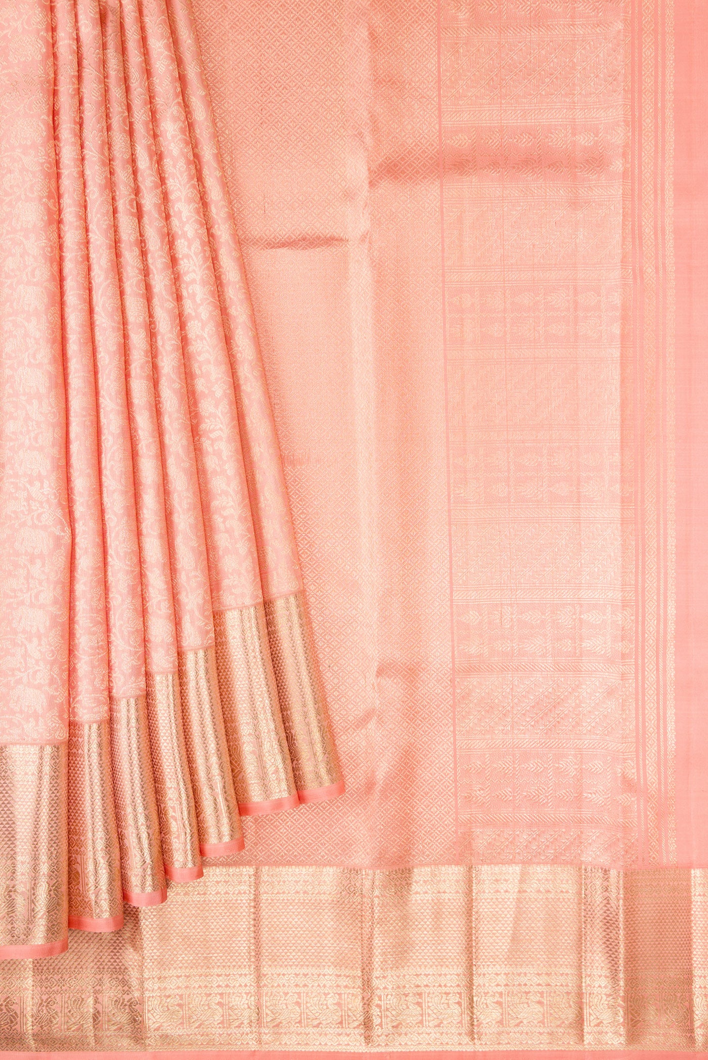Pleats and pallu of Peach Dual Tone Kanchipuram Silk Saree with Zari Brocade on the body and Zari Border. 