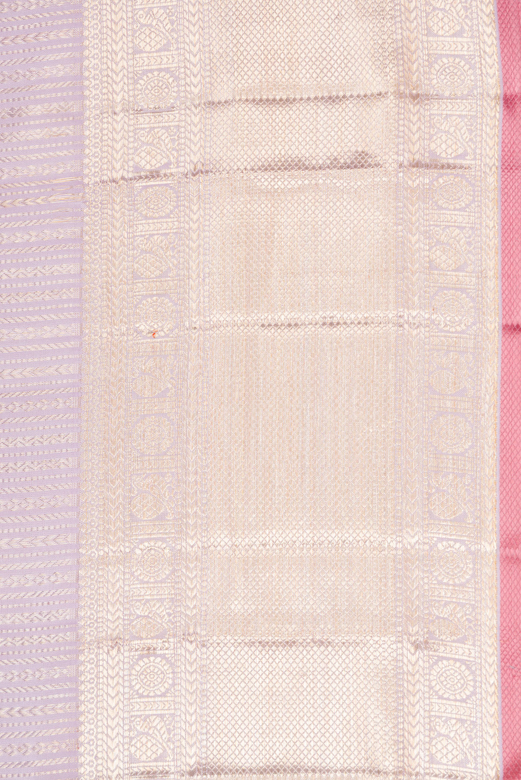 Border image of Lilac Dual Tone Kanchipuram Silk Saree with Zari Brocade on the body and Zari Border. 