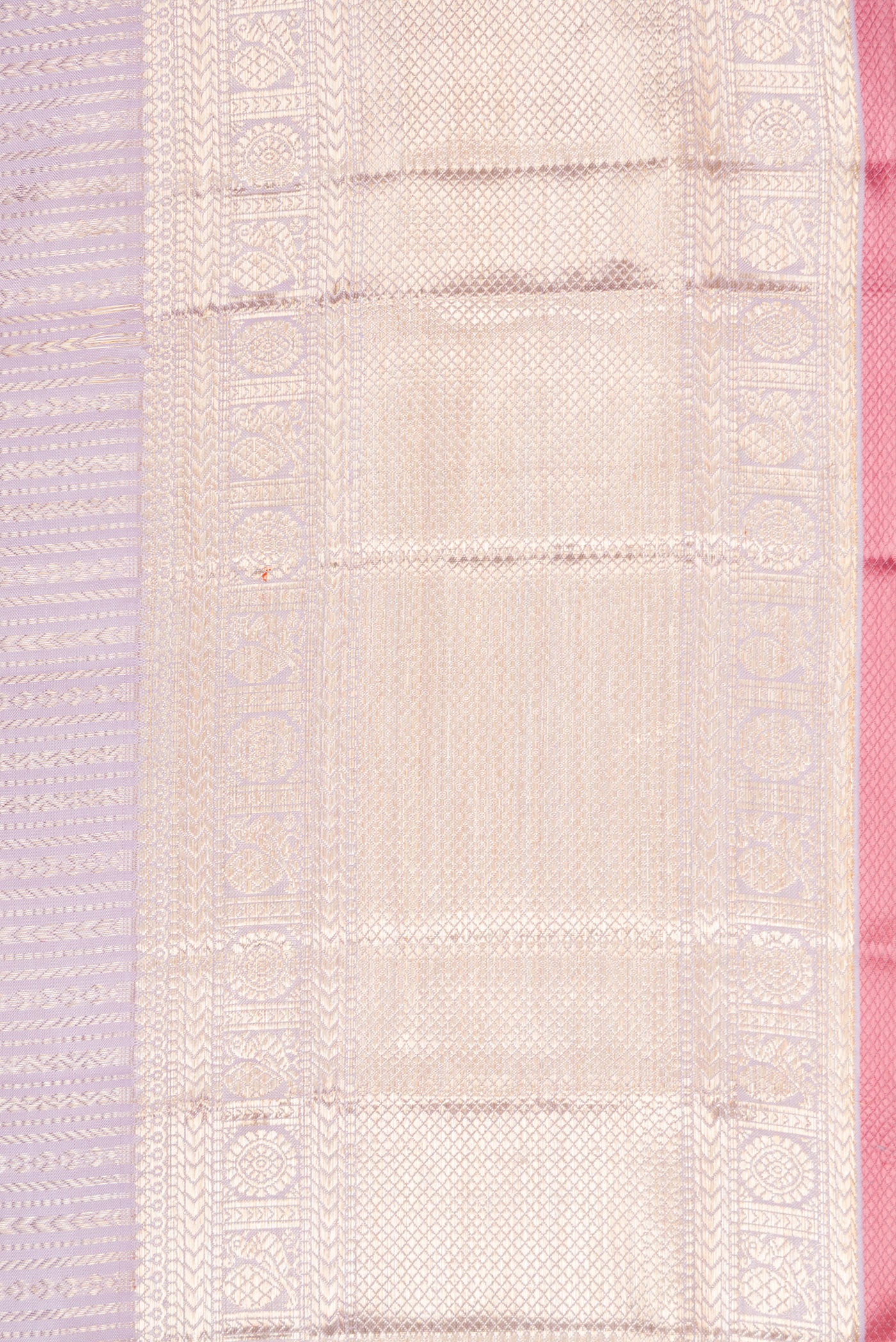 Border image of Lilac Dual Tone Kanchipuram Silk Saree with Zari Brocade on the body and Zari Border. 