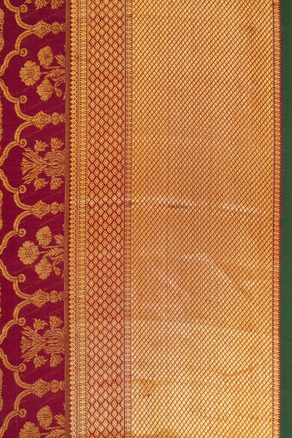 Border image of Maroon Dual Tone Kanchipuram Silk Saree with Zari Brocade on the body and Zari Border. 