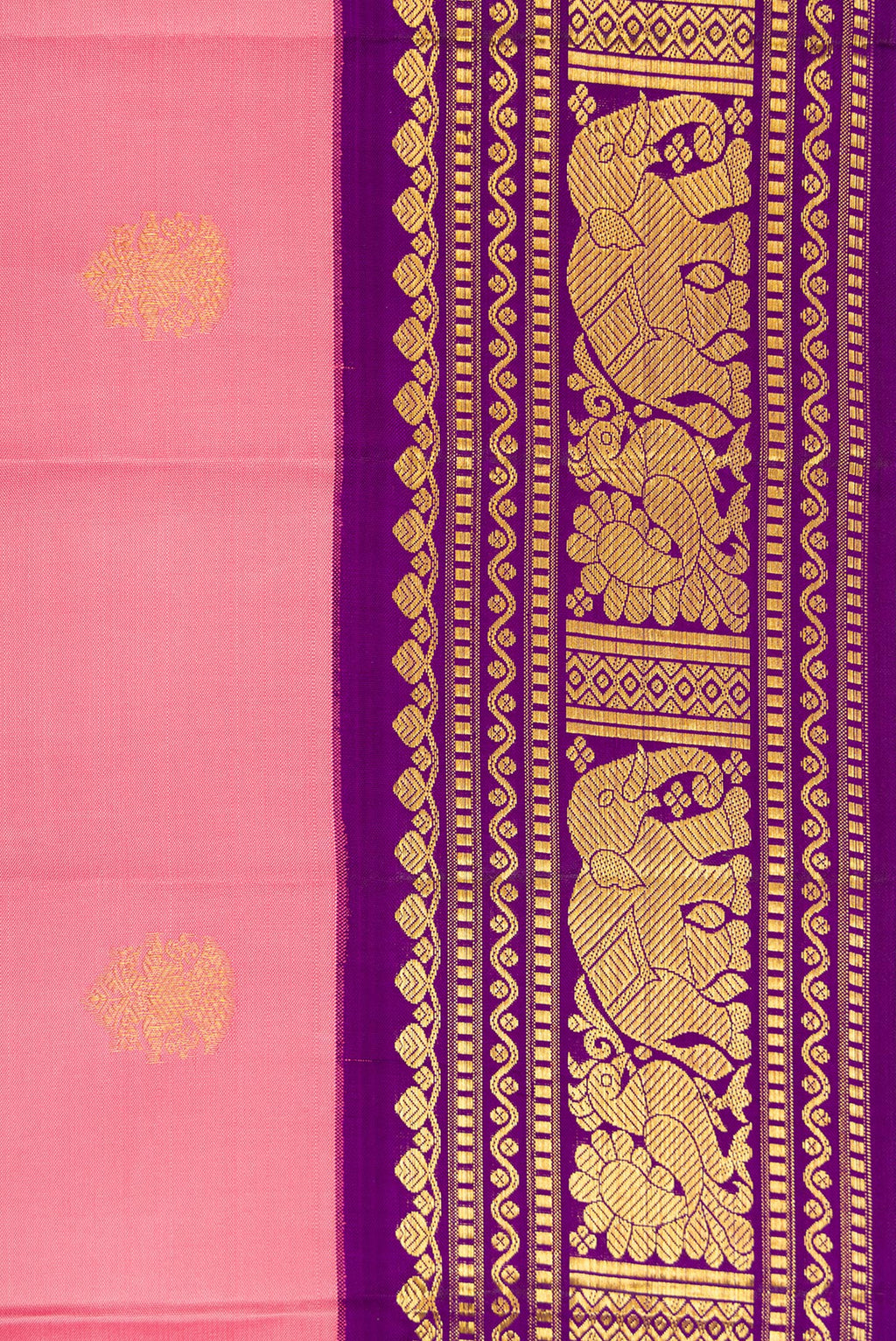 Border image of Pink Dual Tone Kanchipuram Silk Saree with Zari Butta on the body and Zari Border. 