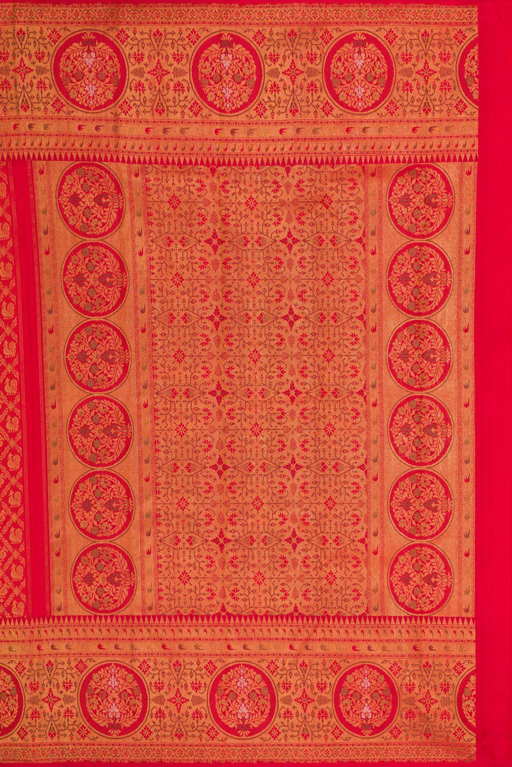 Close up image of the pallu of Red Dual Tone Kanjivaram Silk Saree with Zari Brocade on the body and Zari Border. 
