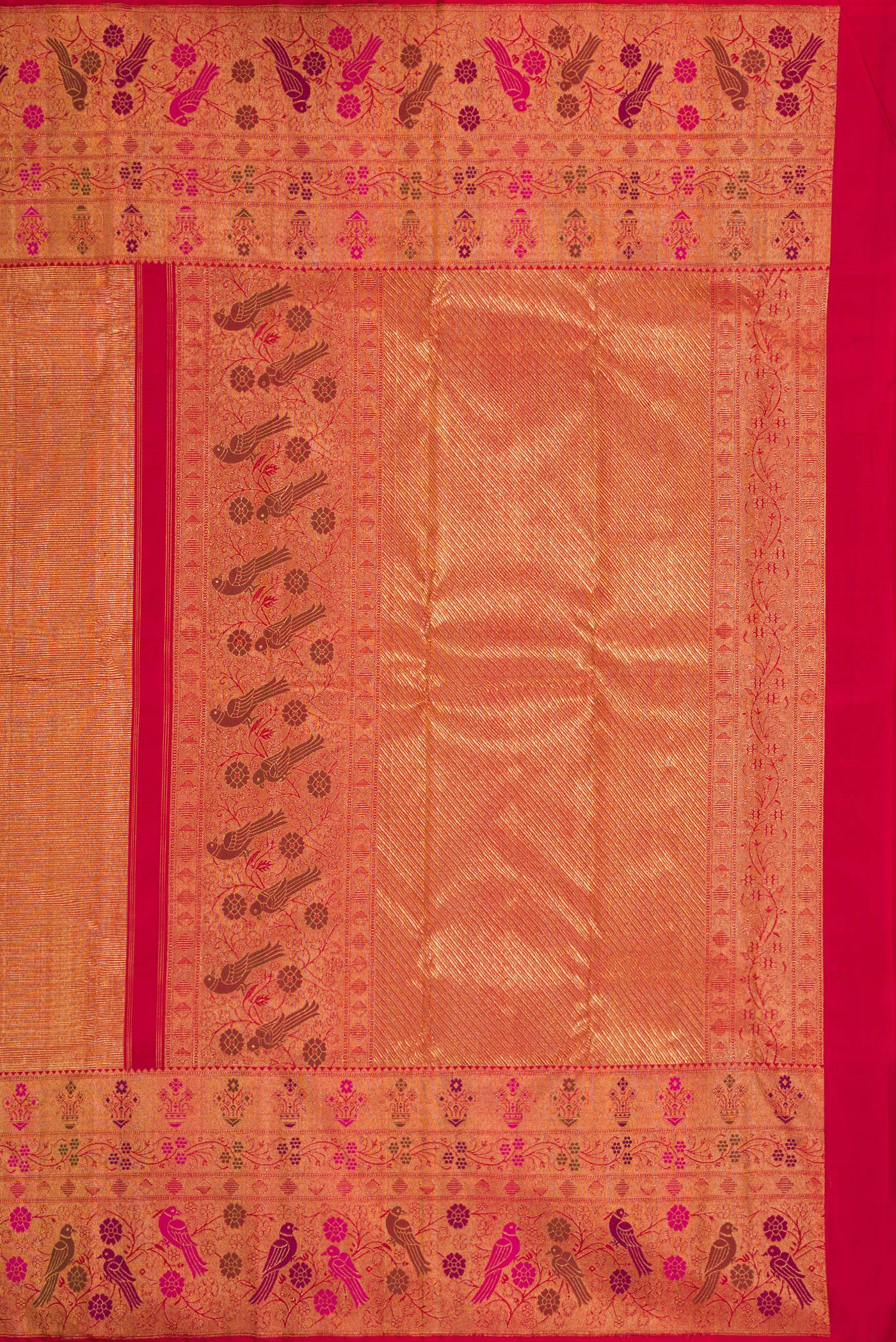 Close up image of the pallu of Dark Pink Dual Tone Kanjivaram Silk Saree with Zari Brocade on the body and Fancy Border. 