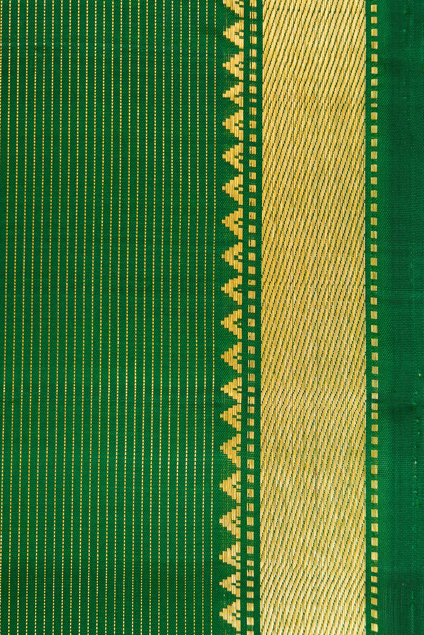 Border image of Pure Silk Pure Zari Green Dual Tone Kanjivaram Saree with Stripes on the body and Zari Border. 