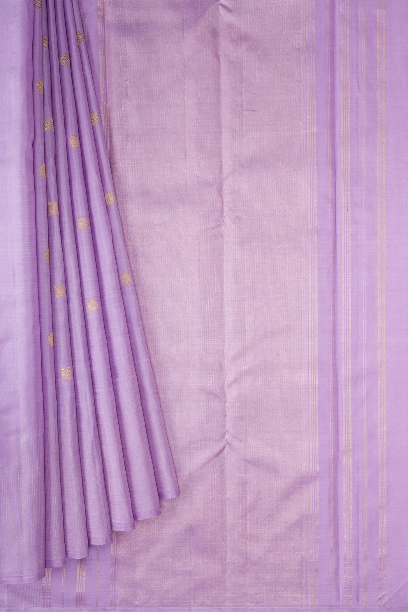 Pleats and pallu of Pure Silk Pure Zari Lavender Dual Tone Kanchipuram Saree with Zari Butta on the body and Temple Border. 