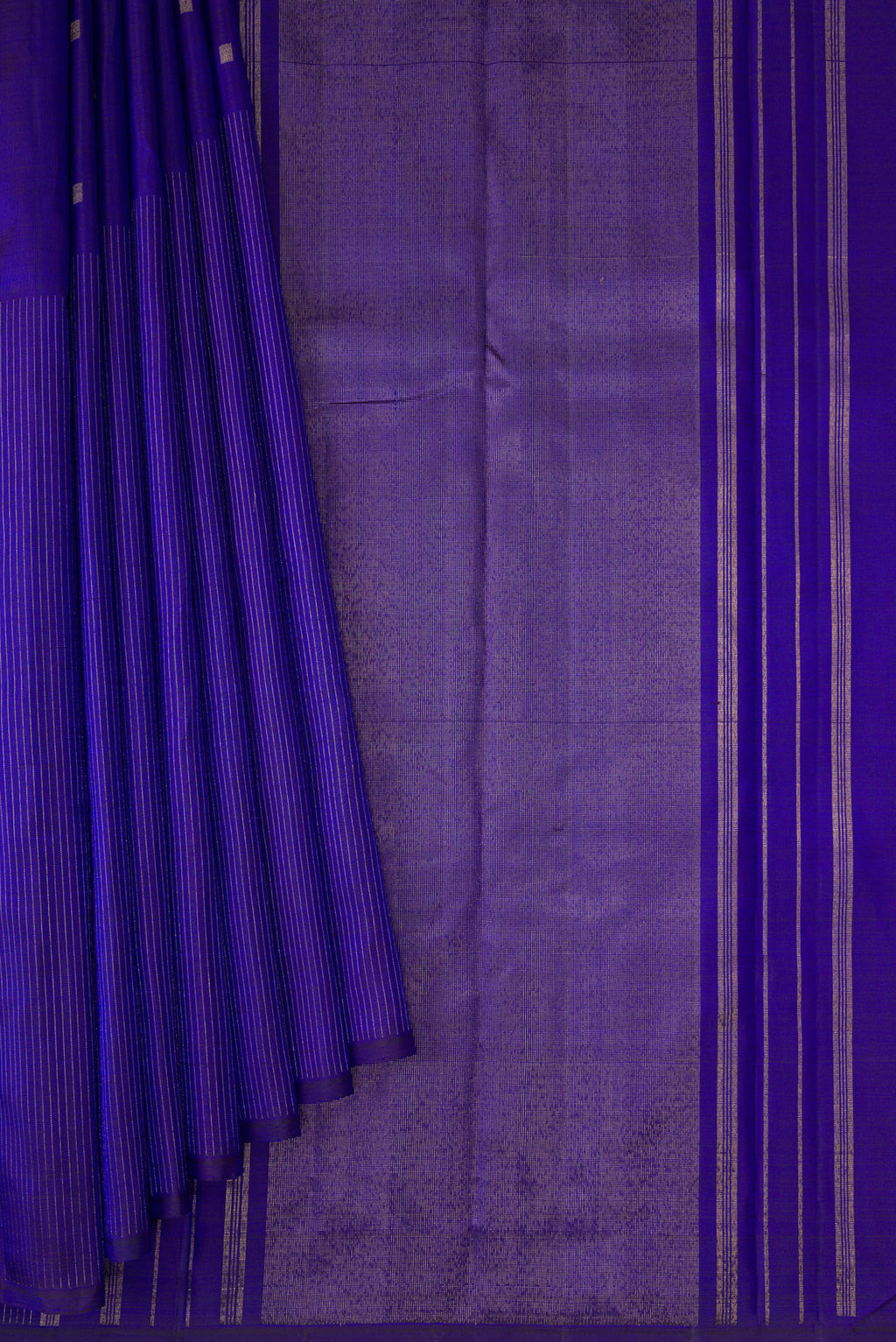Pleats and pallu of Pure Silk Pure Zari Royal Blue Dual Tone Kanchipuram Saree with Half And Half on the body and Without Border. 