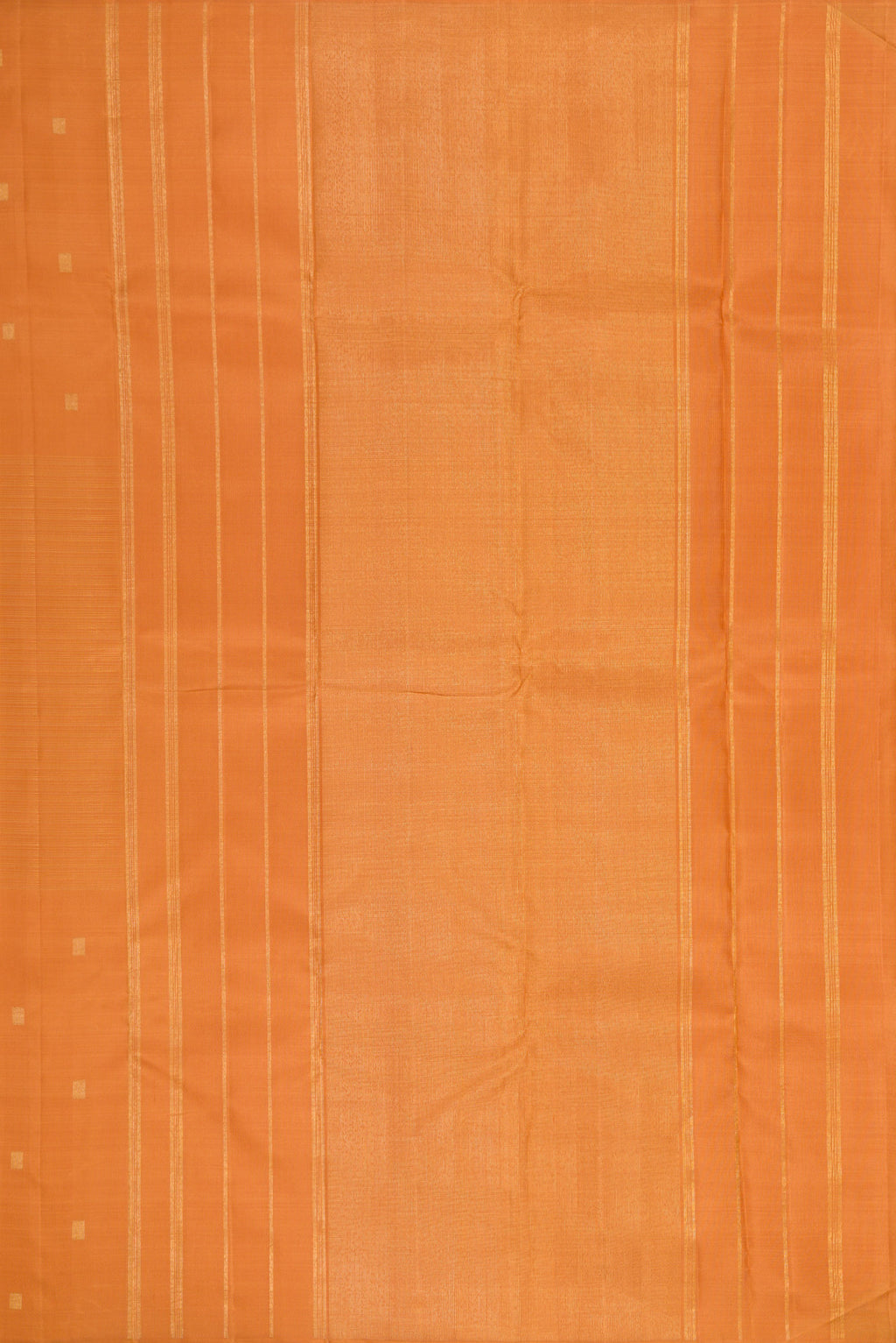 Close up image of the pallu of Pure Silk Pure Zari Golden Dual Tone Kanchipuram Saree with Zari Butta on the body and Without Border. 